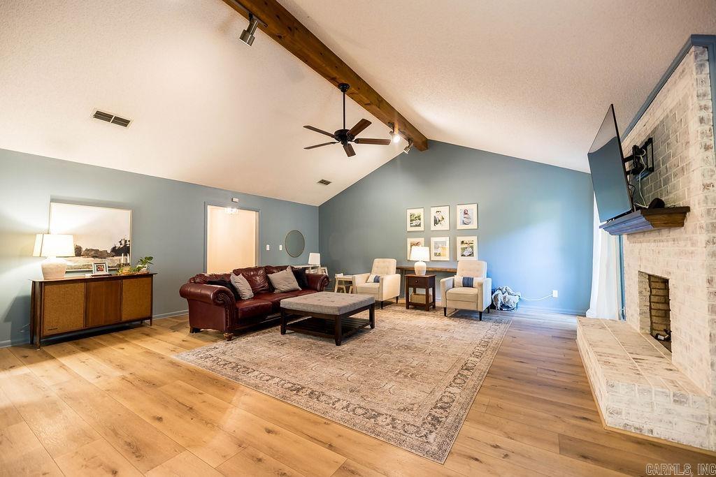 WOODLAND HILLS - Residential