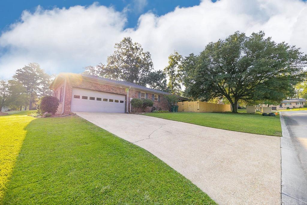 WOODLAND HILLS - Residential