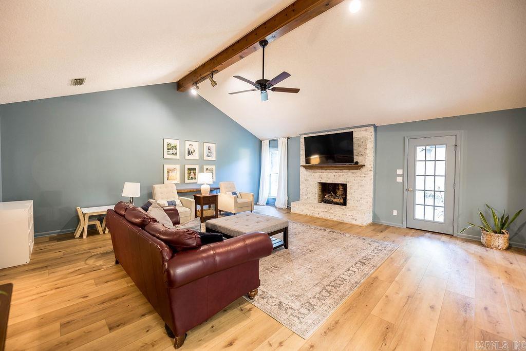WOODLAND HILLS - Residential