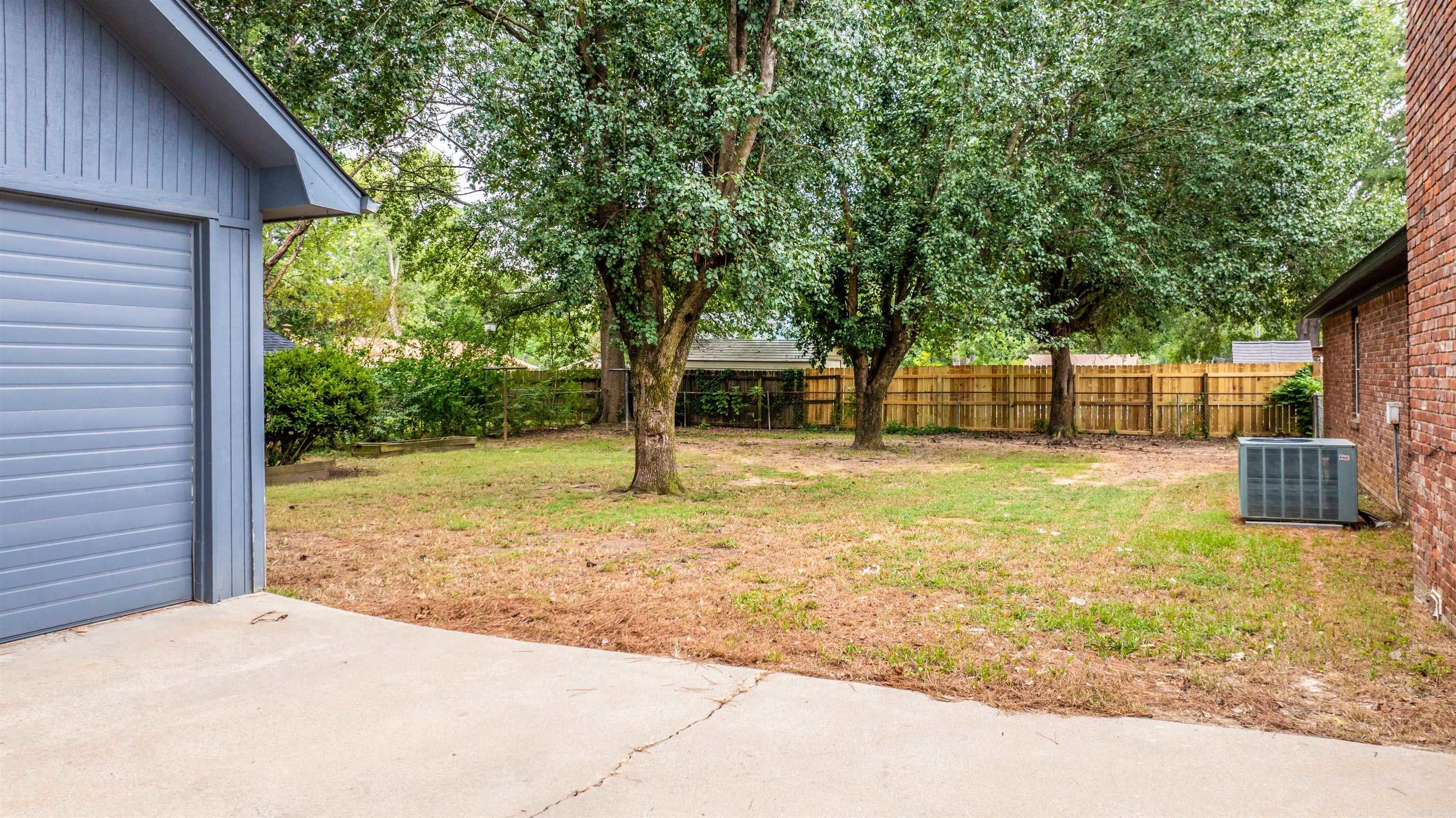 COUNTRY WOOD SUB UNIT - Residential