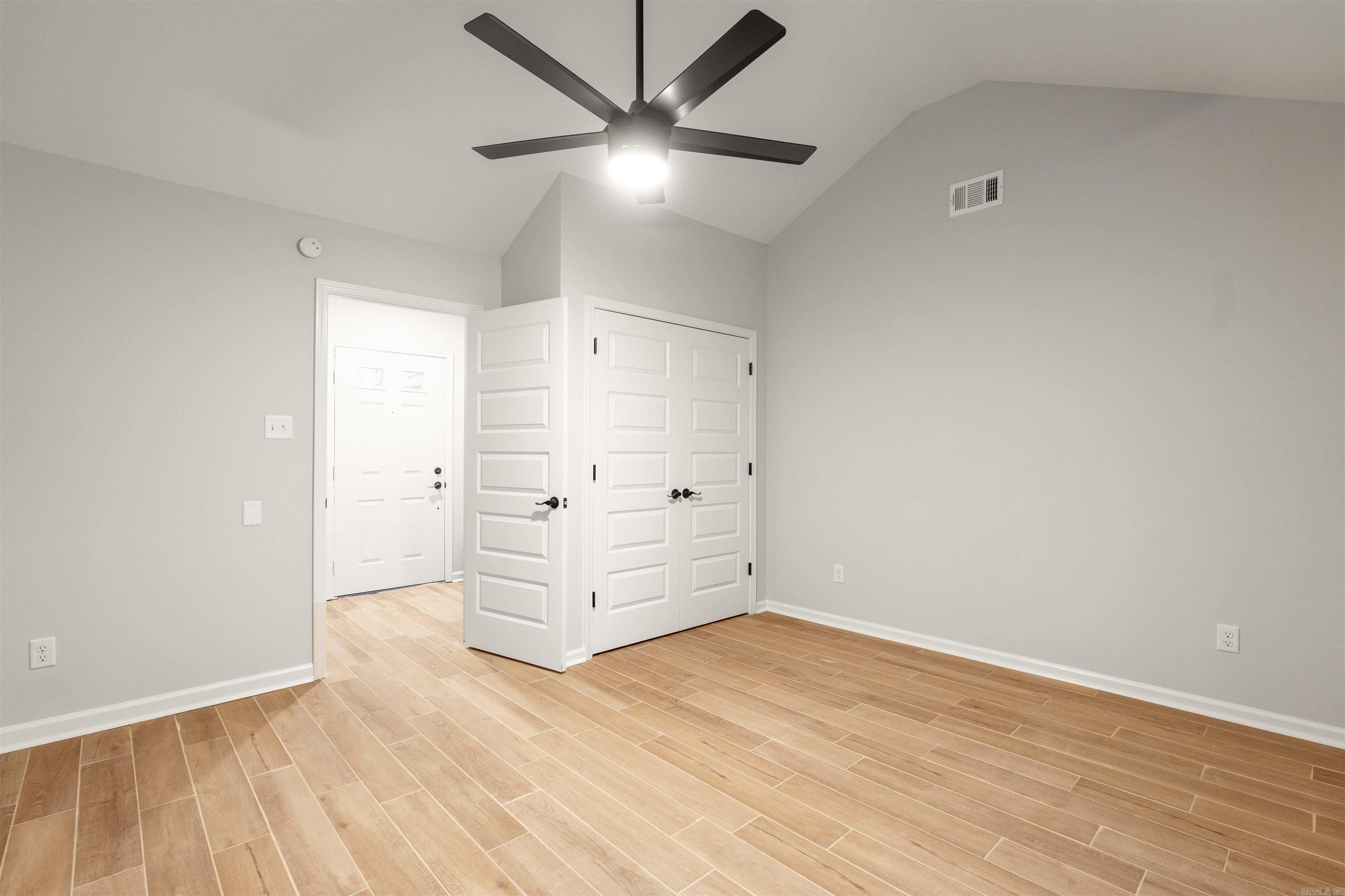 COUNTRY WOOD SUB UNIT - Residential