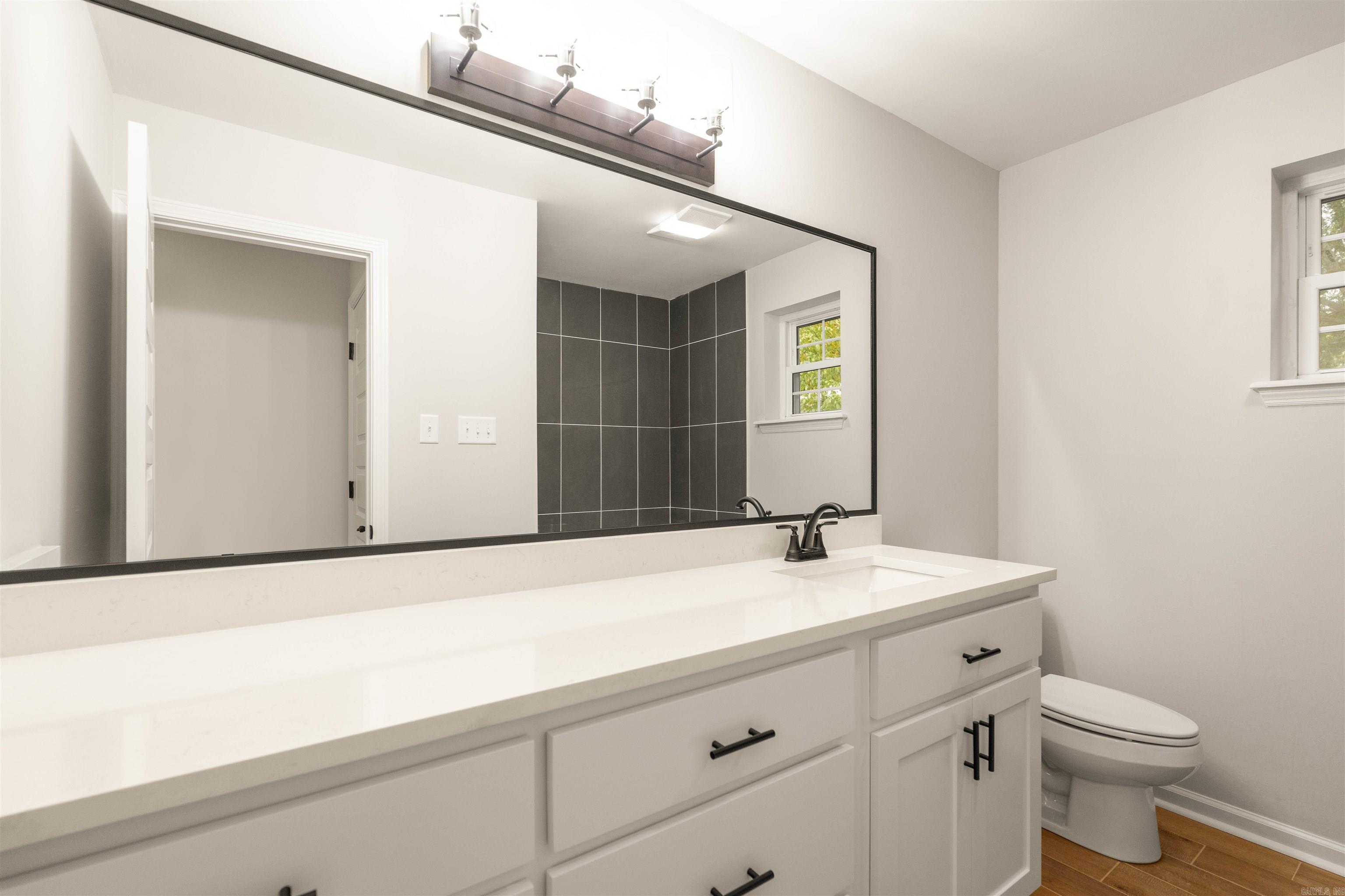 COUNTRY WOOD SUB UNIT - Residential