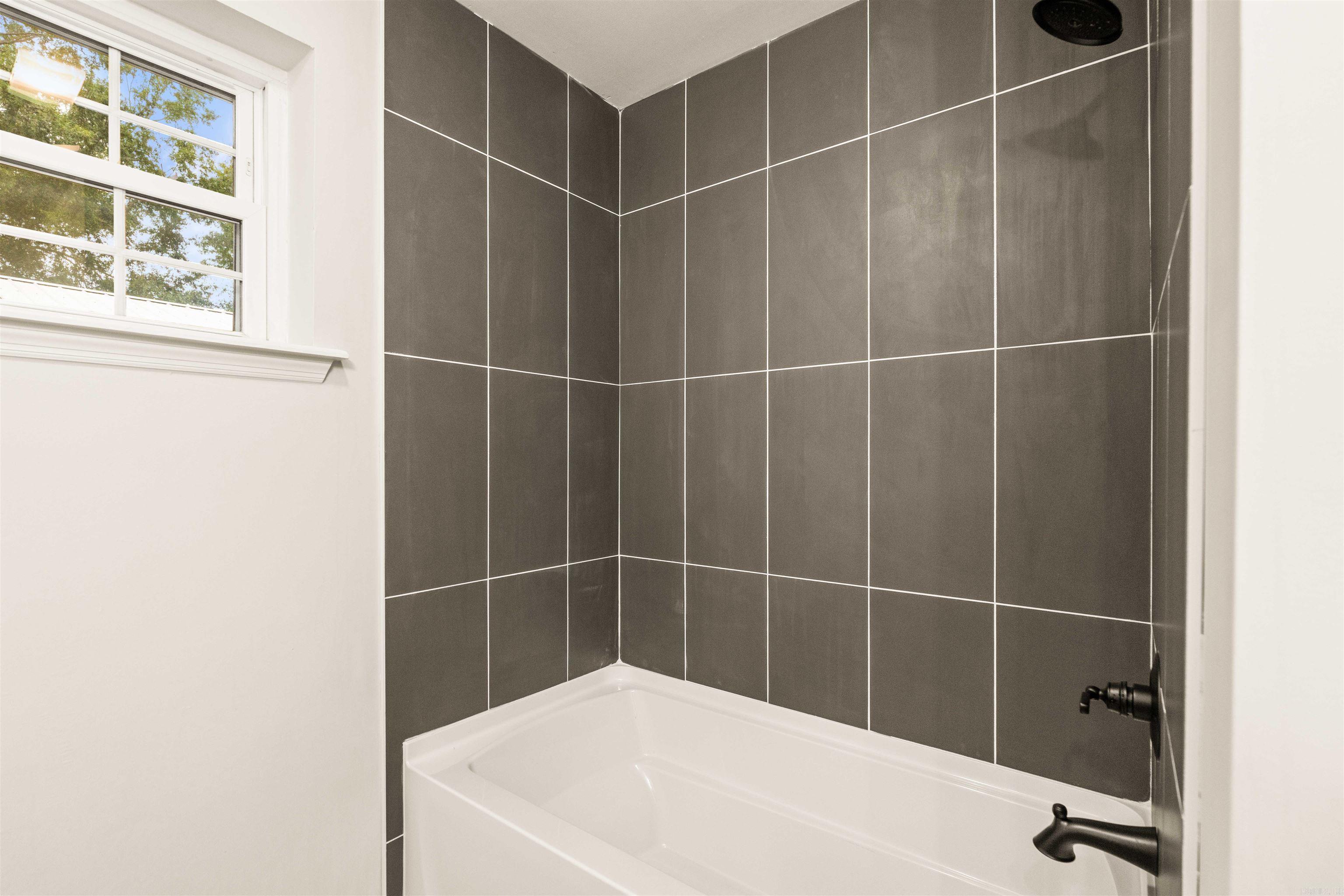 COUNTRY WOOD SUB UNIT - Residential