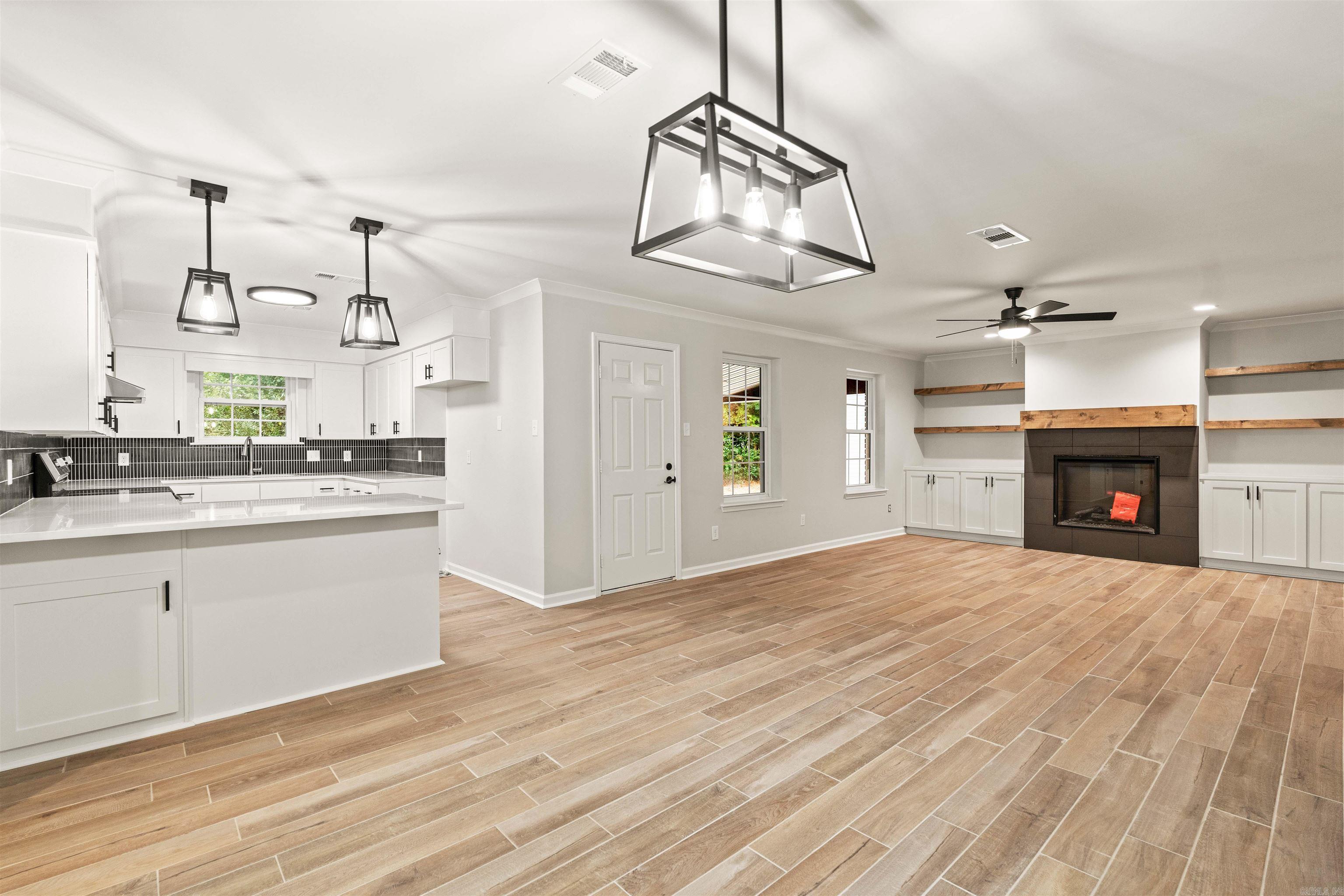 COUNTRY WOOD SUB UNIT - Residential