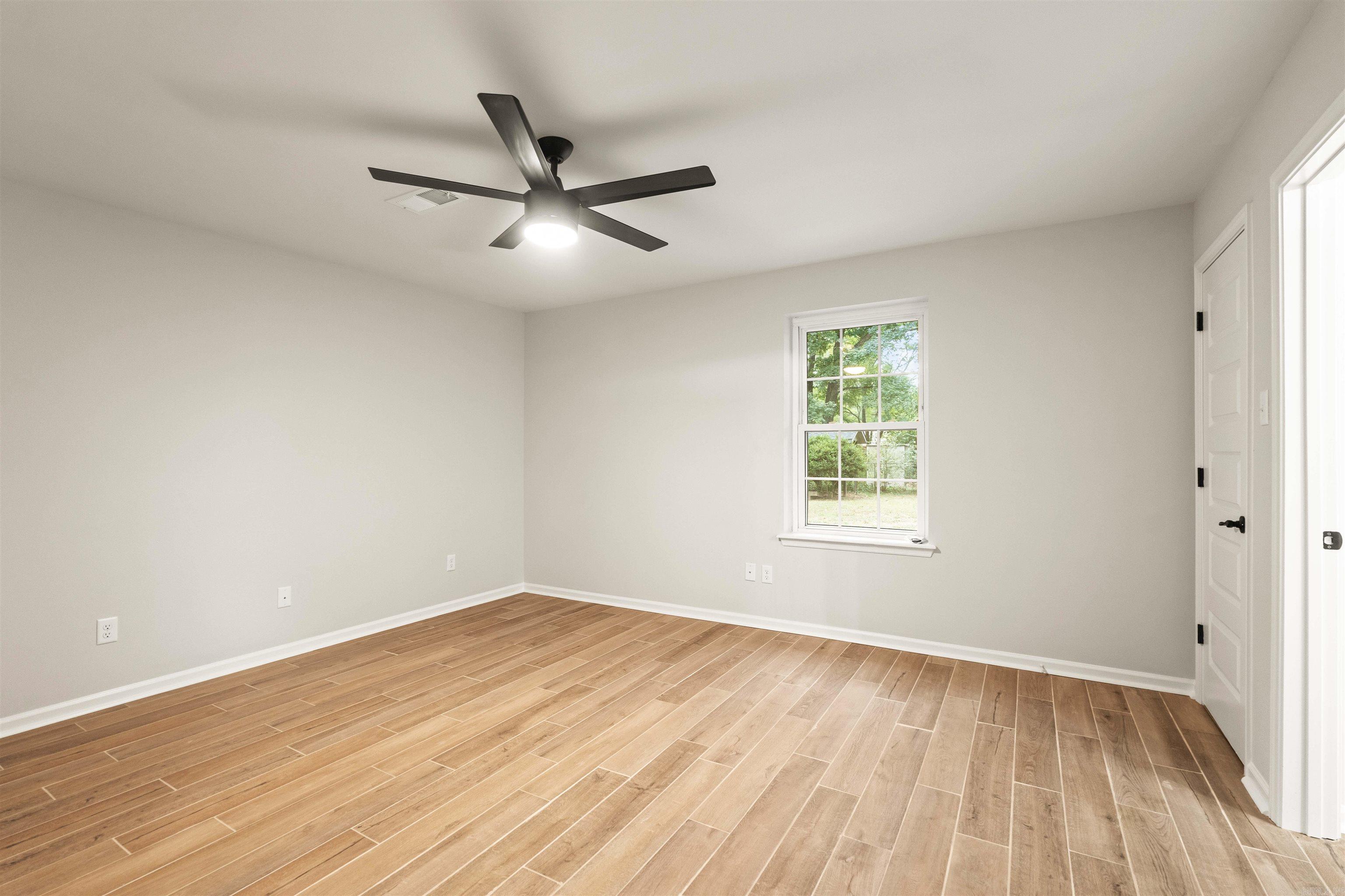 COUNTRY WOOD SUB UNIT - Residential