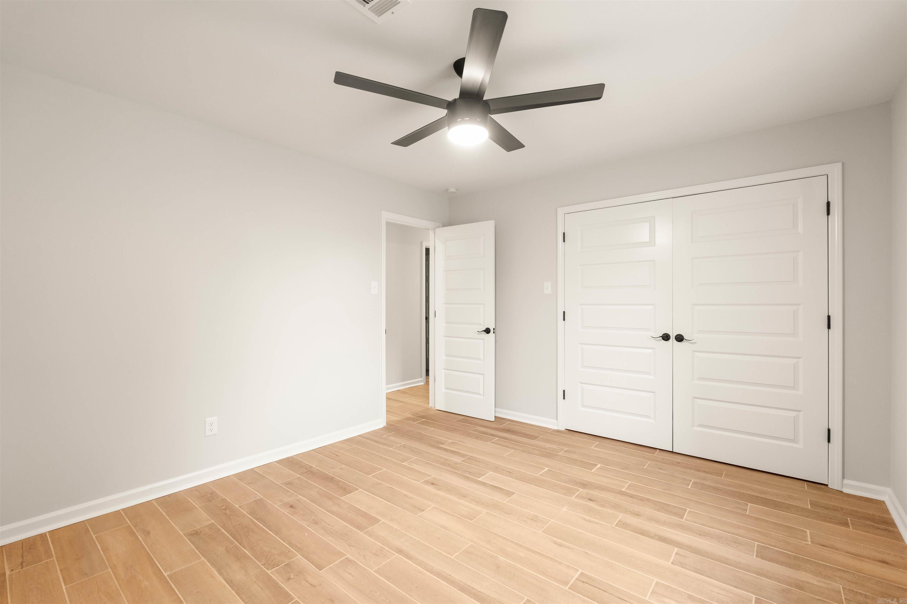 COUNTRY WOOD SUB UNIT - Residential