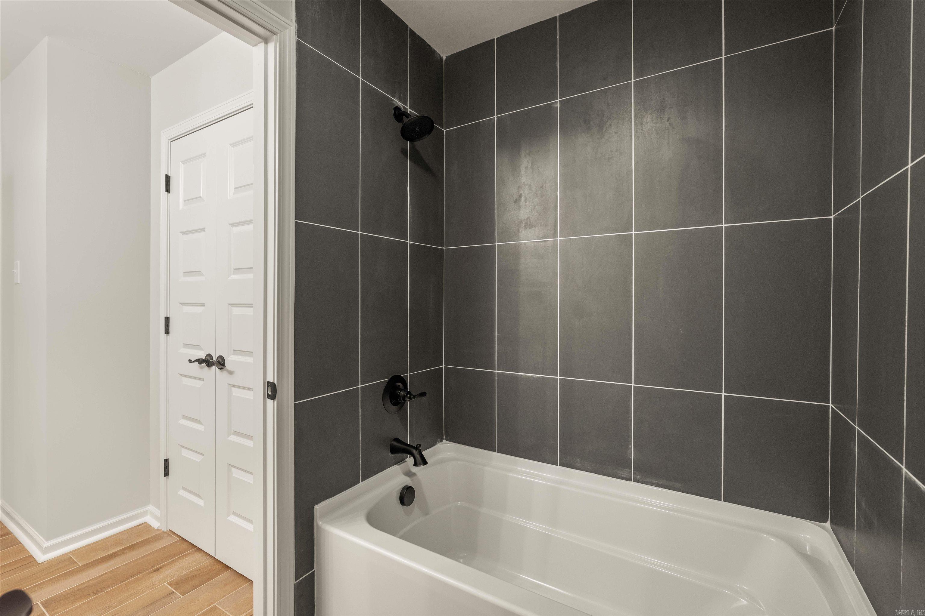 COUNTRY WOOD SUB UNIT - Residential