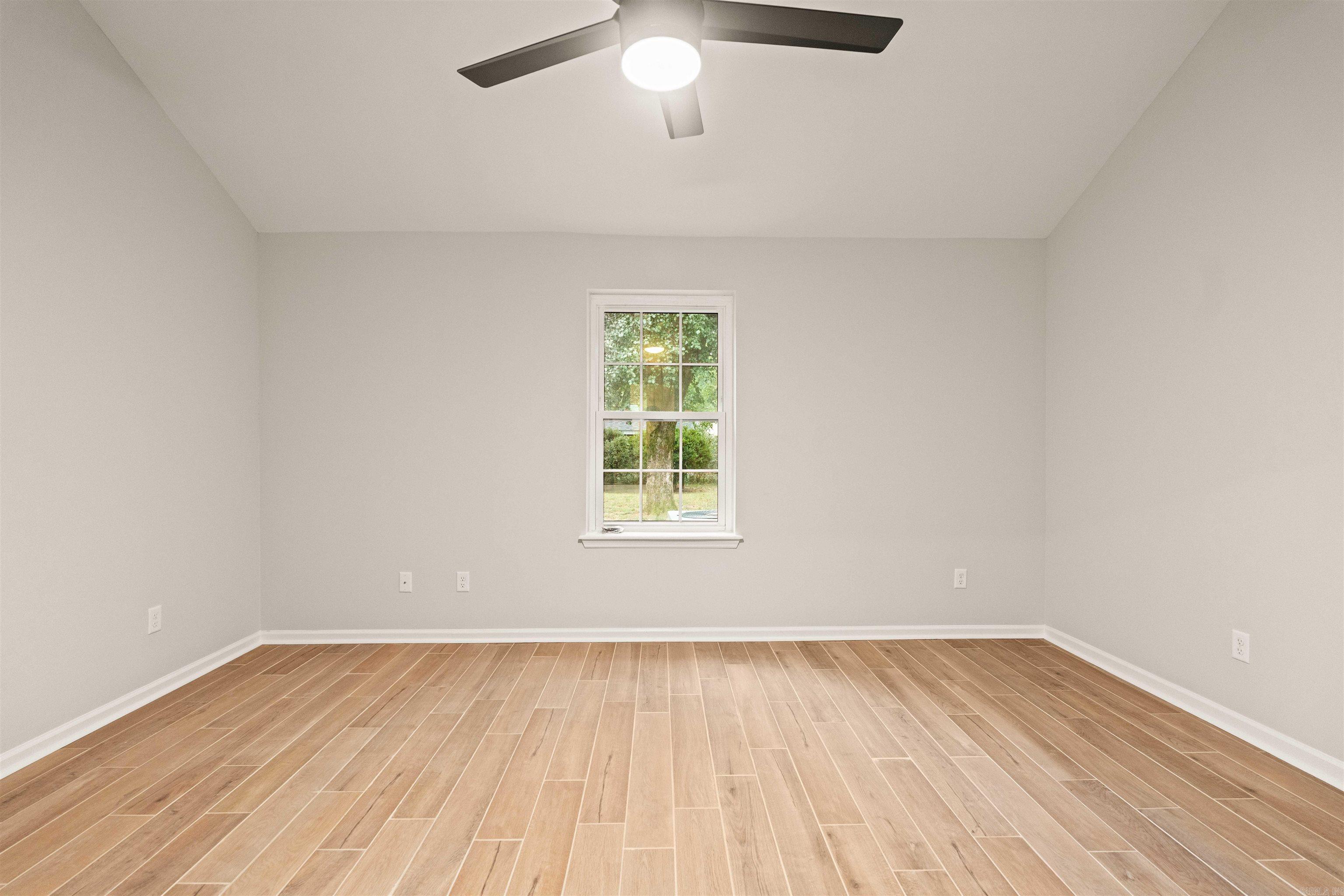 COUNTRY WOOD SUB UNIT - Residential