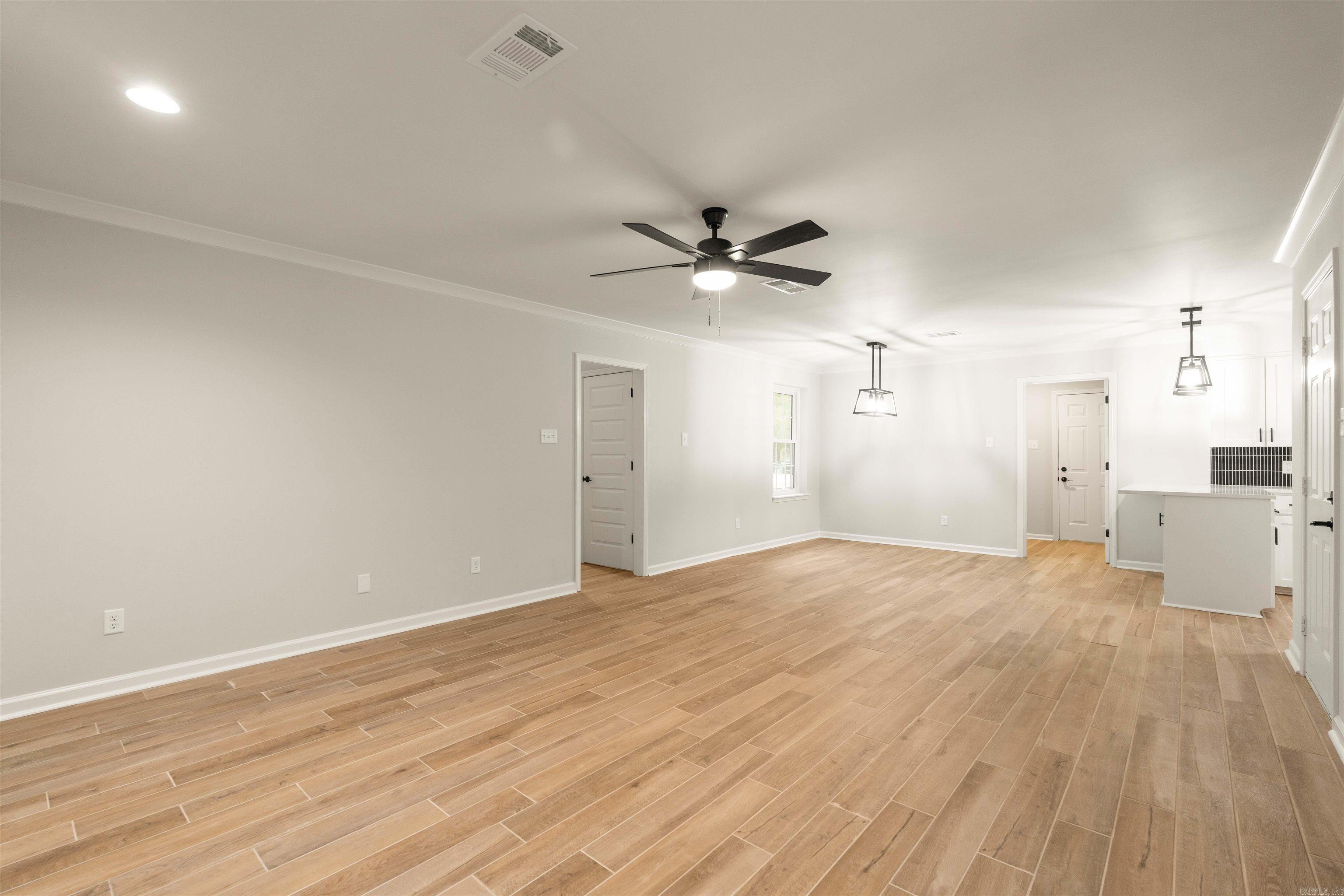 COUNTRY WOOD SUB UNIT - Residential