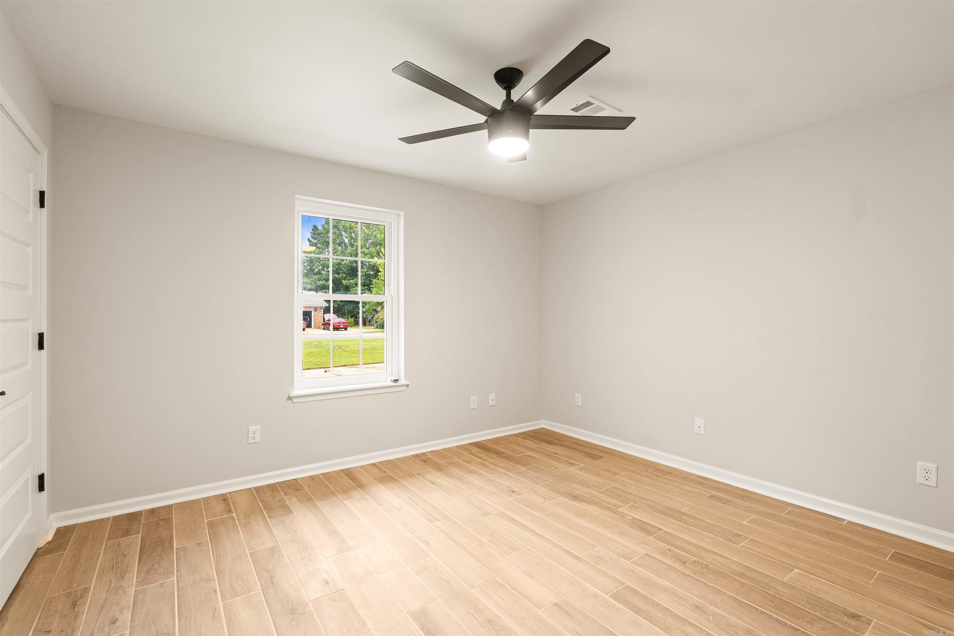 COUNTRY WOOD SUB UNIT - Residential