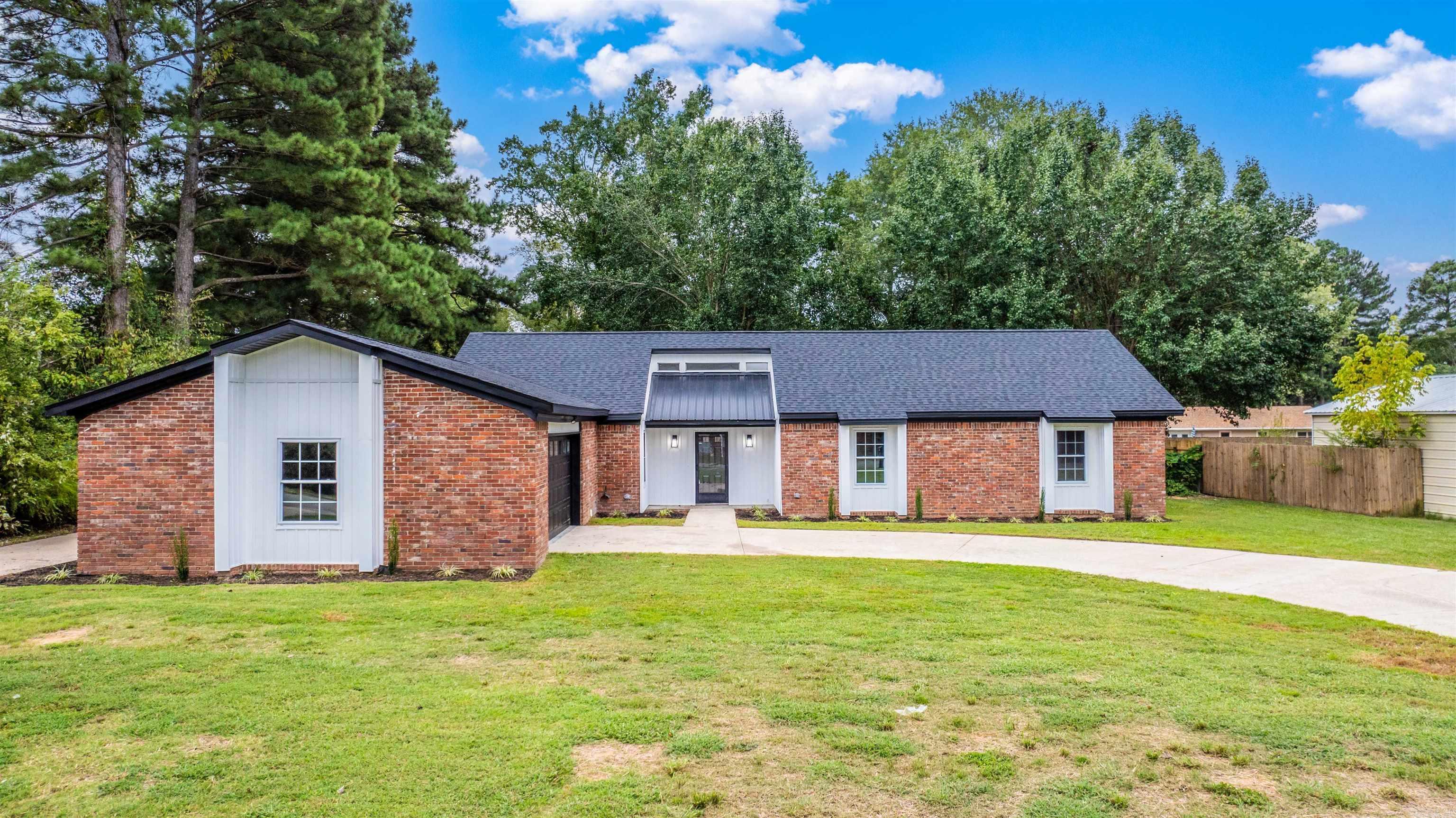 COUNTRY WOOD SUB UNIT - Residential