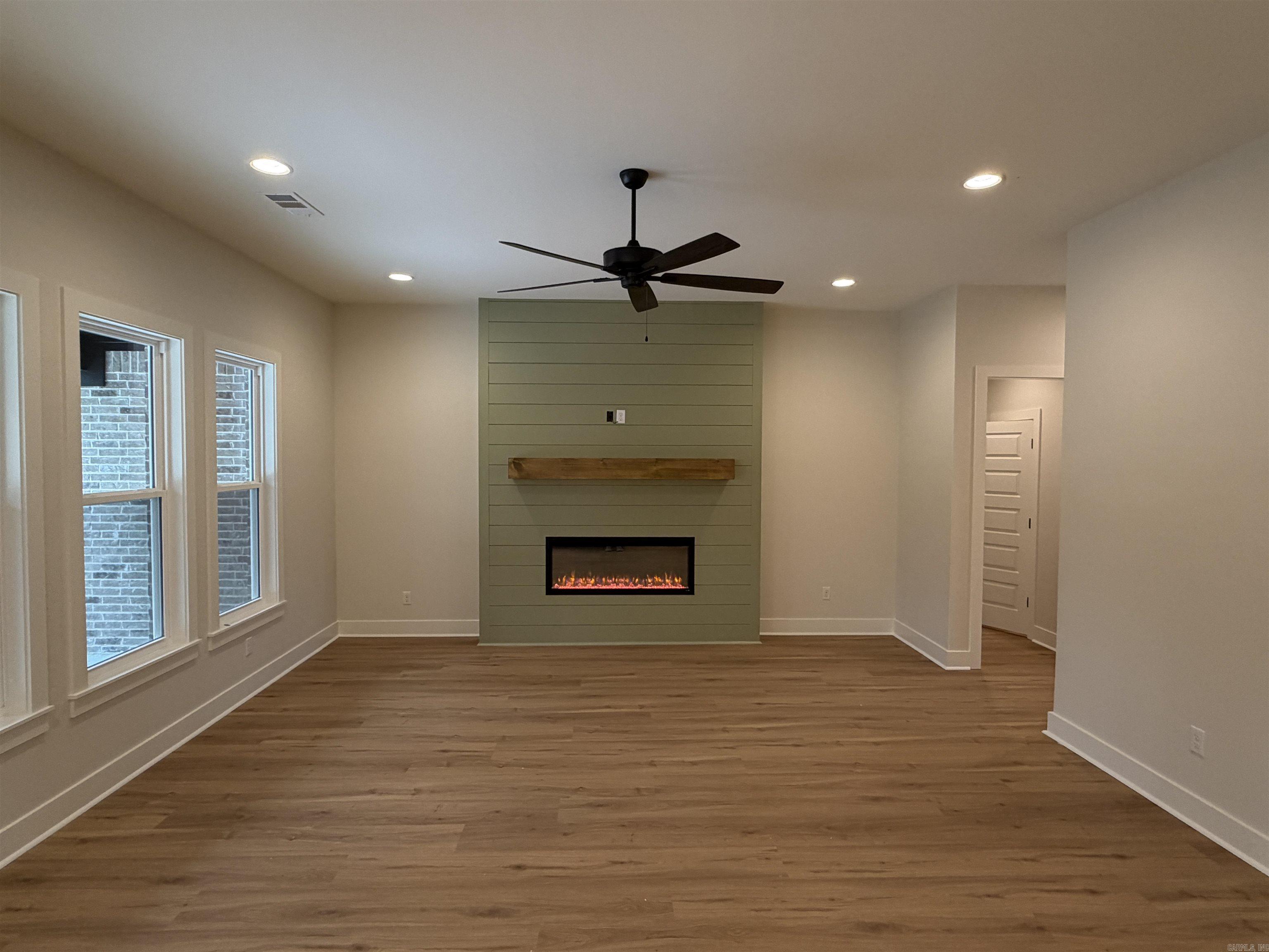 FOXWOOD GARDENS - Residential