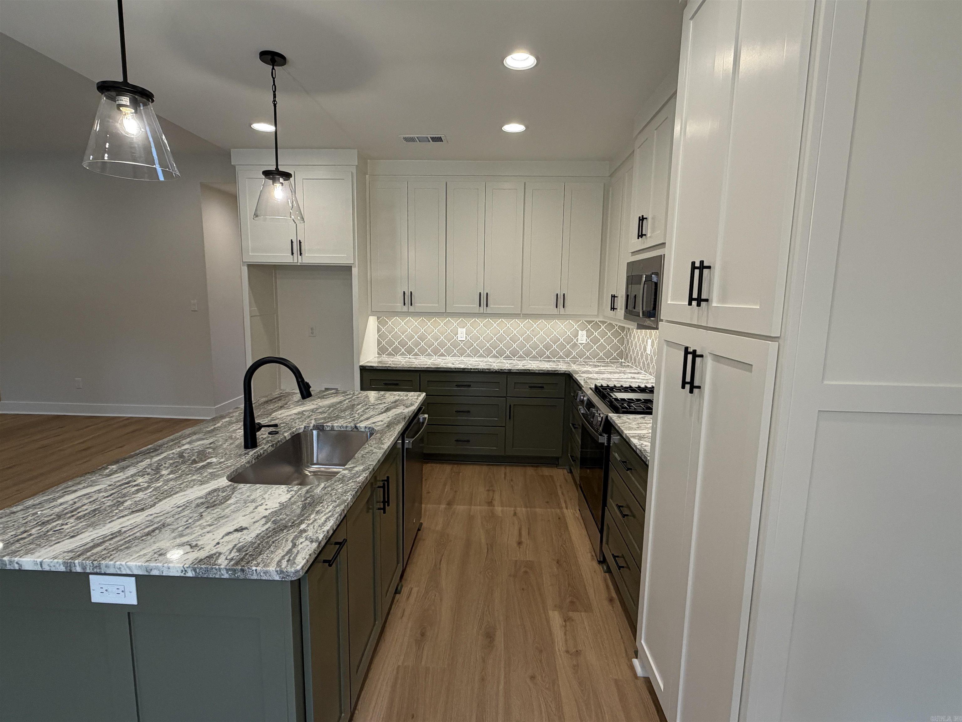 FOXWOOD GARDENS - Residential