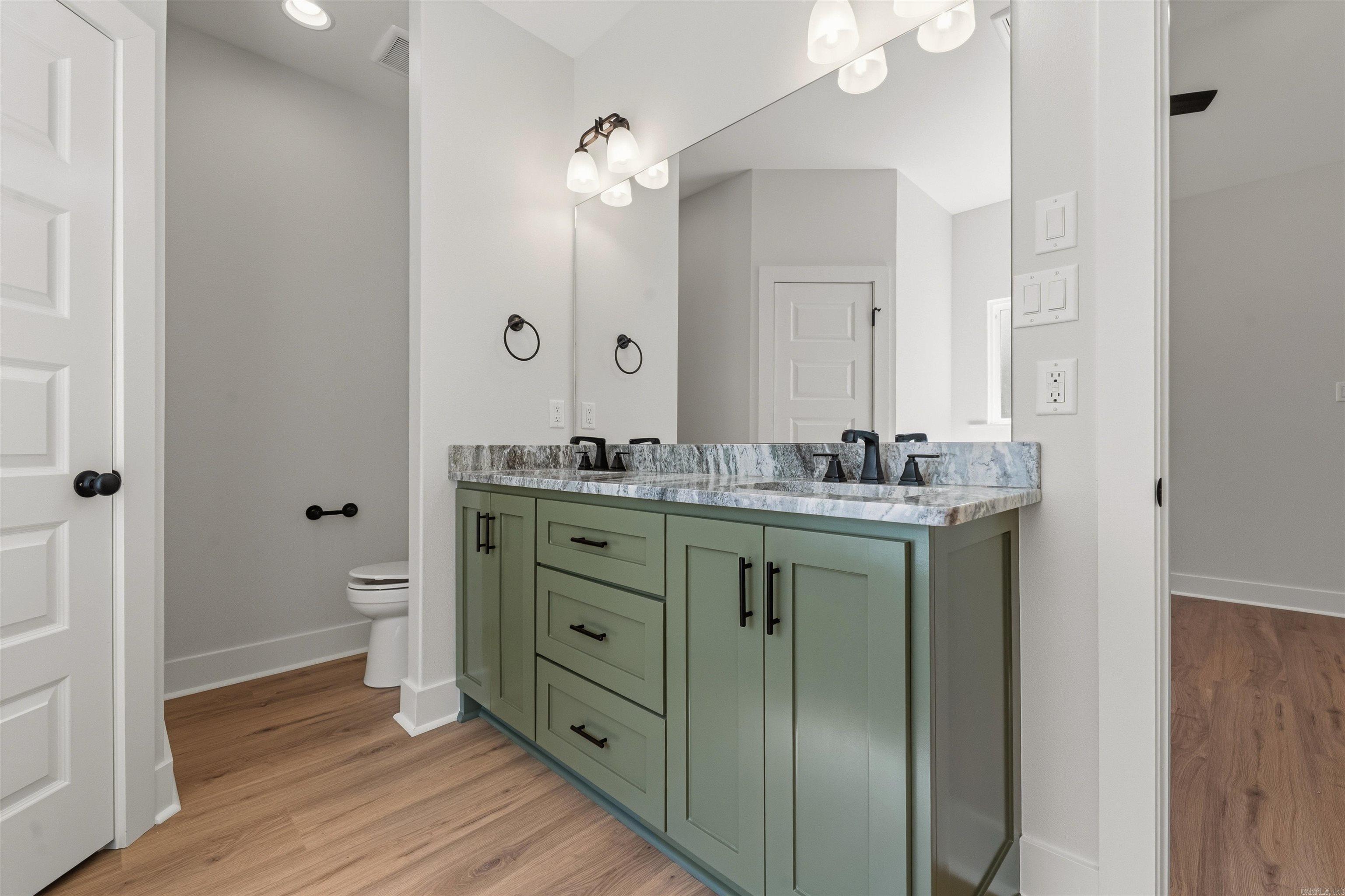 FOXWOOD GARDENS - Residential