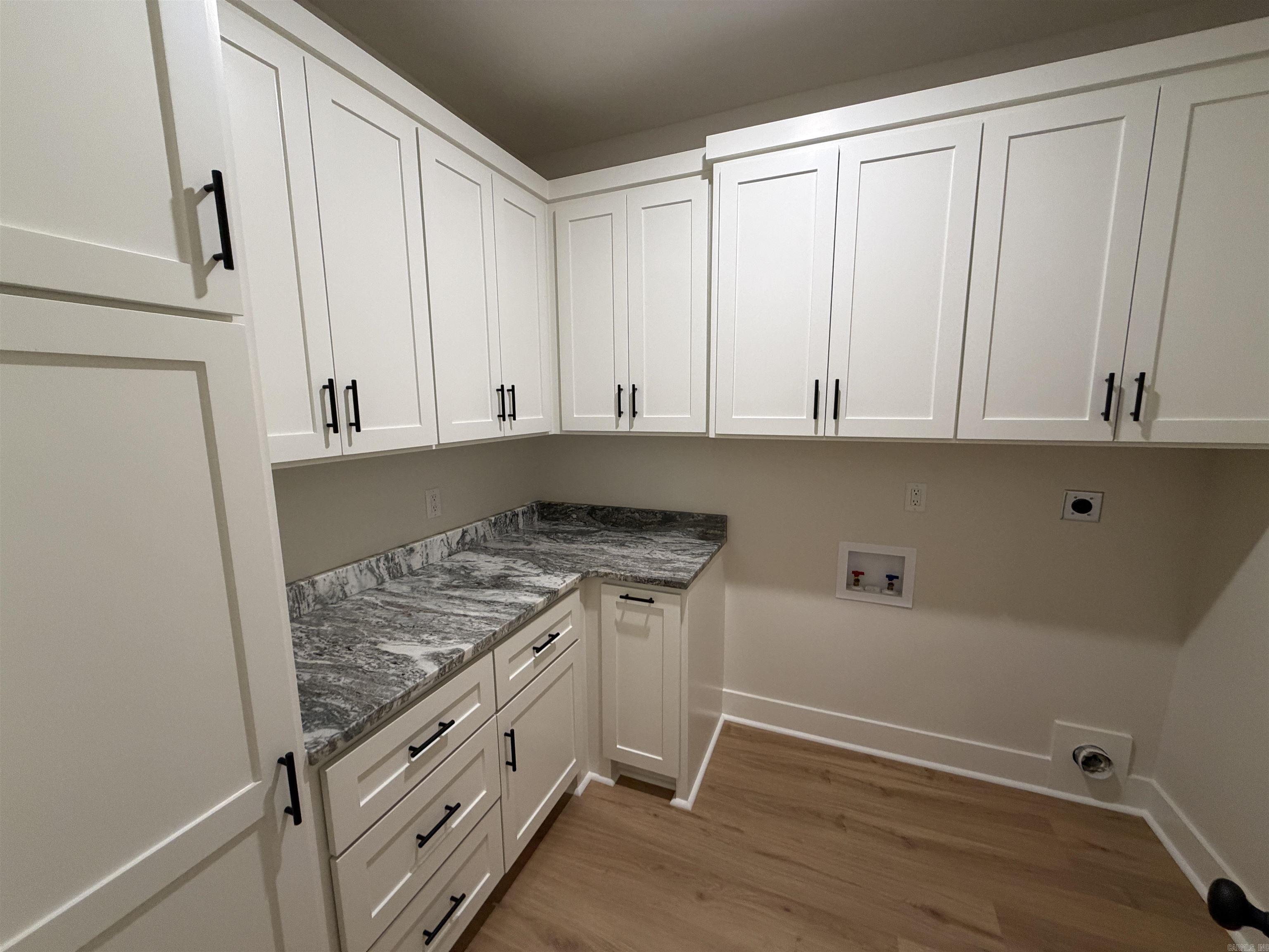 FOXWOOD GARDENS - Residential