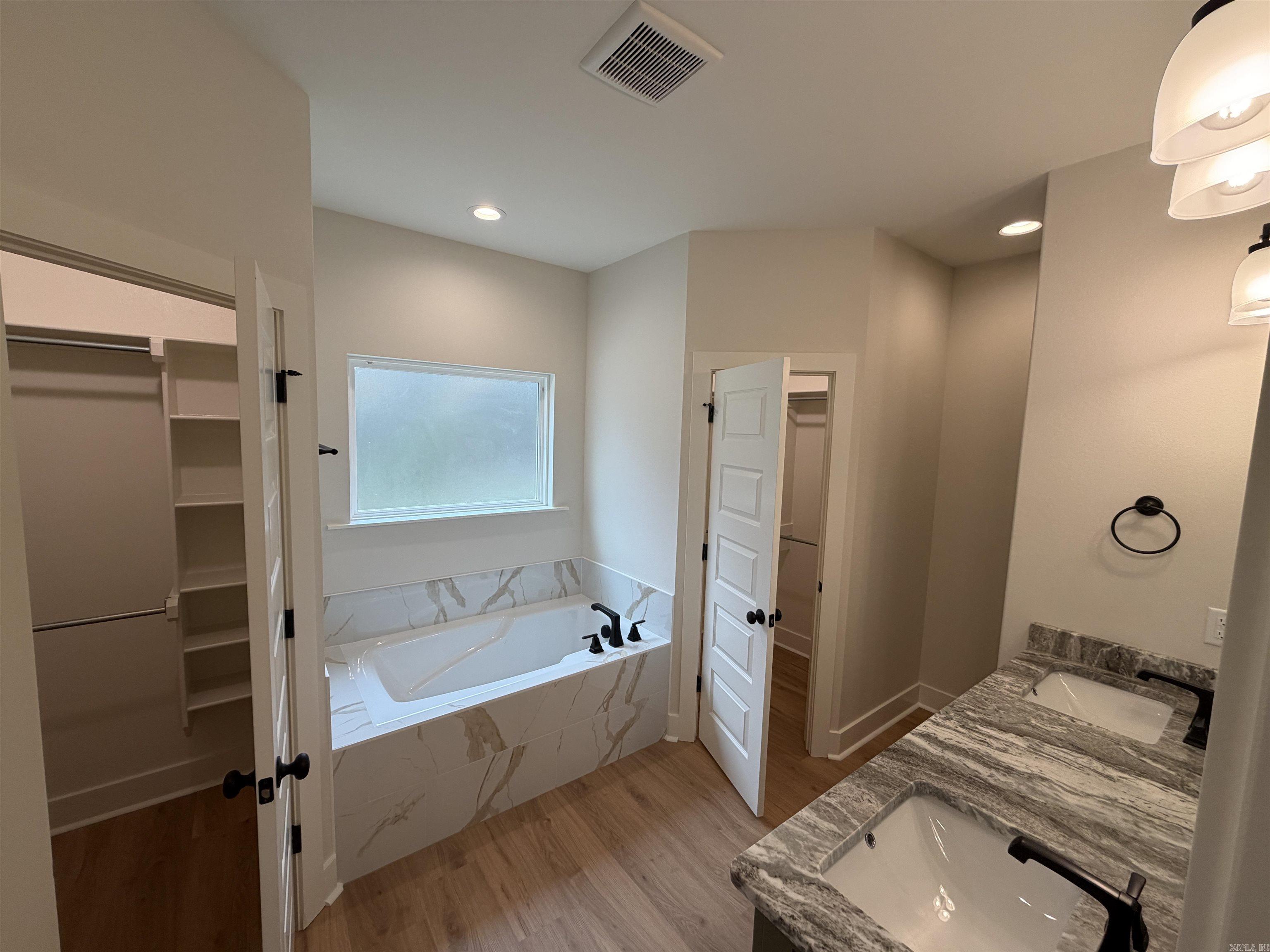 FOXWOOD GARDENS - Residential