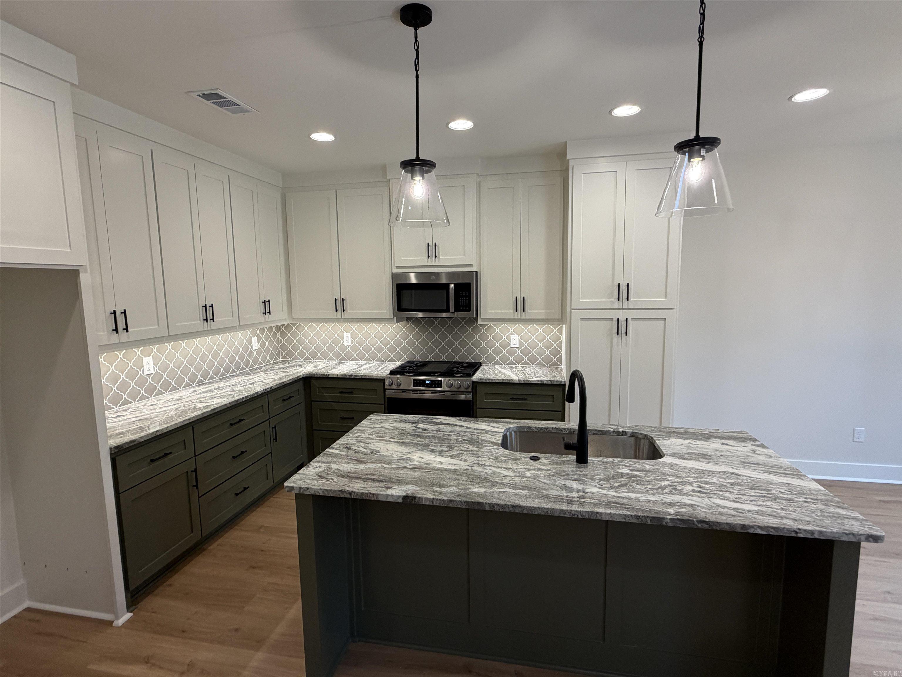 FOXWOOD GARDENS - Residential