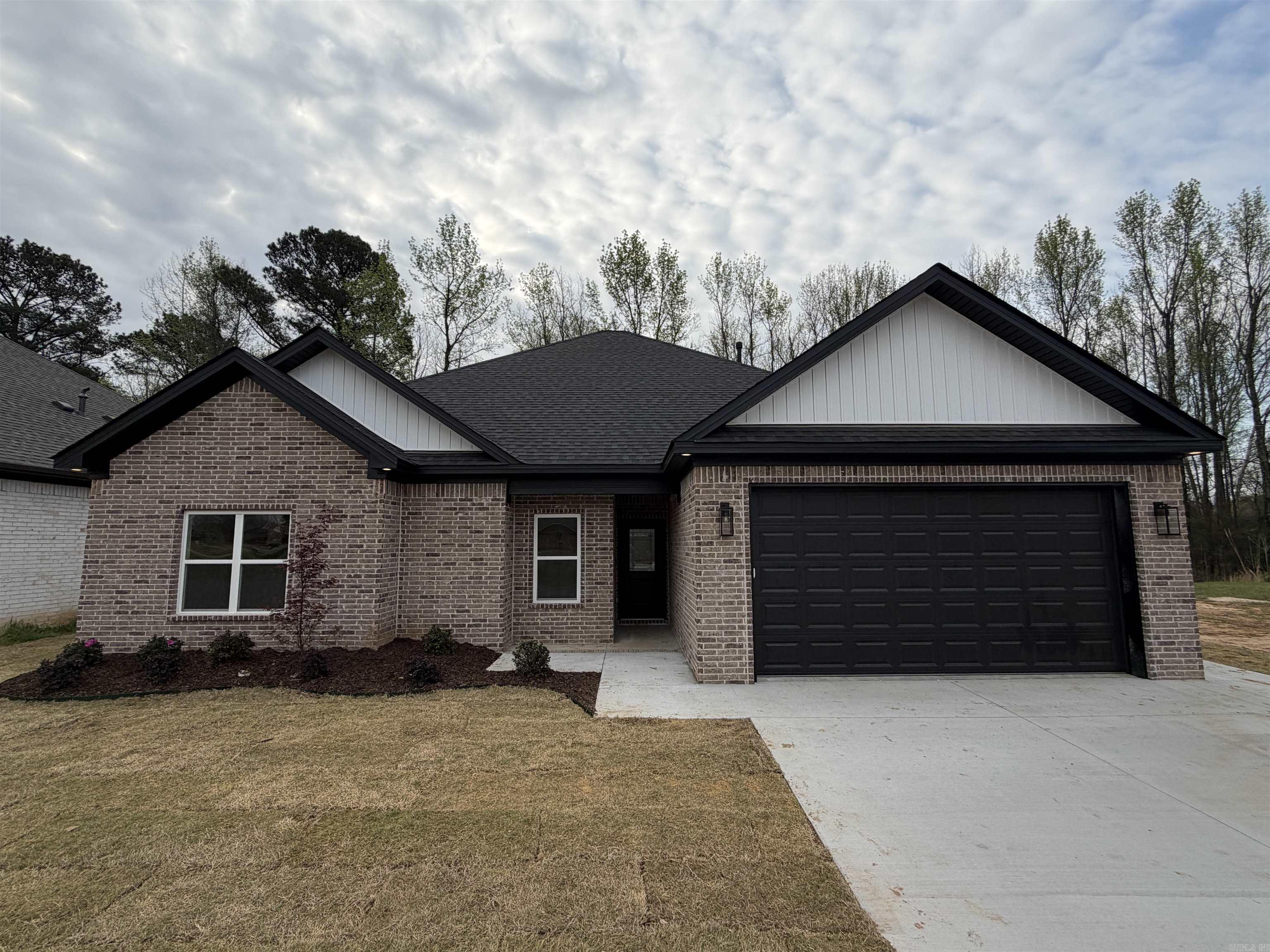 FOXWOOD GARDENS - Residential