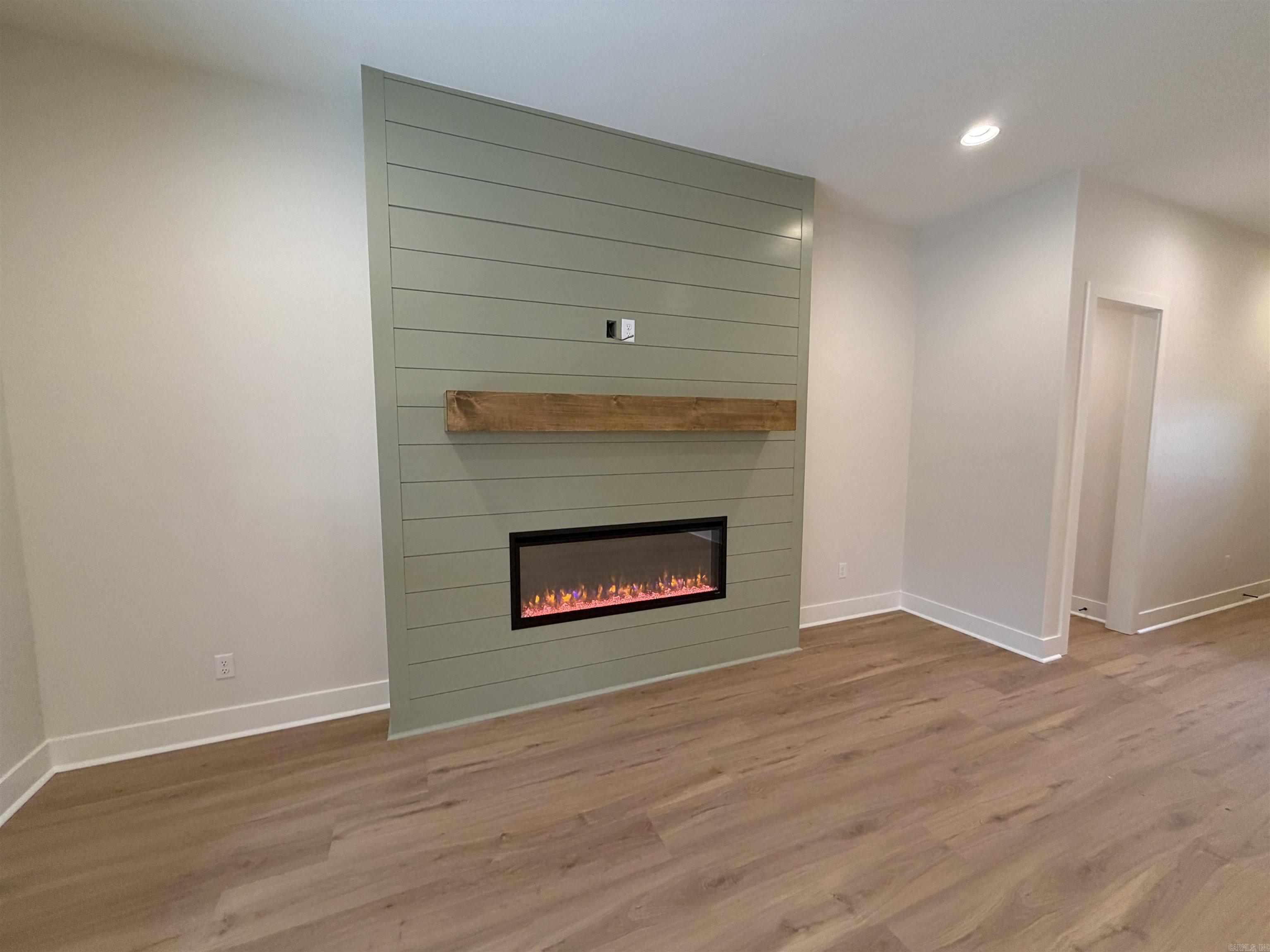 FOXWOOD GARDENS - Residential