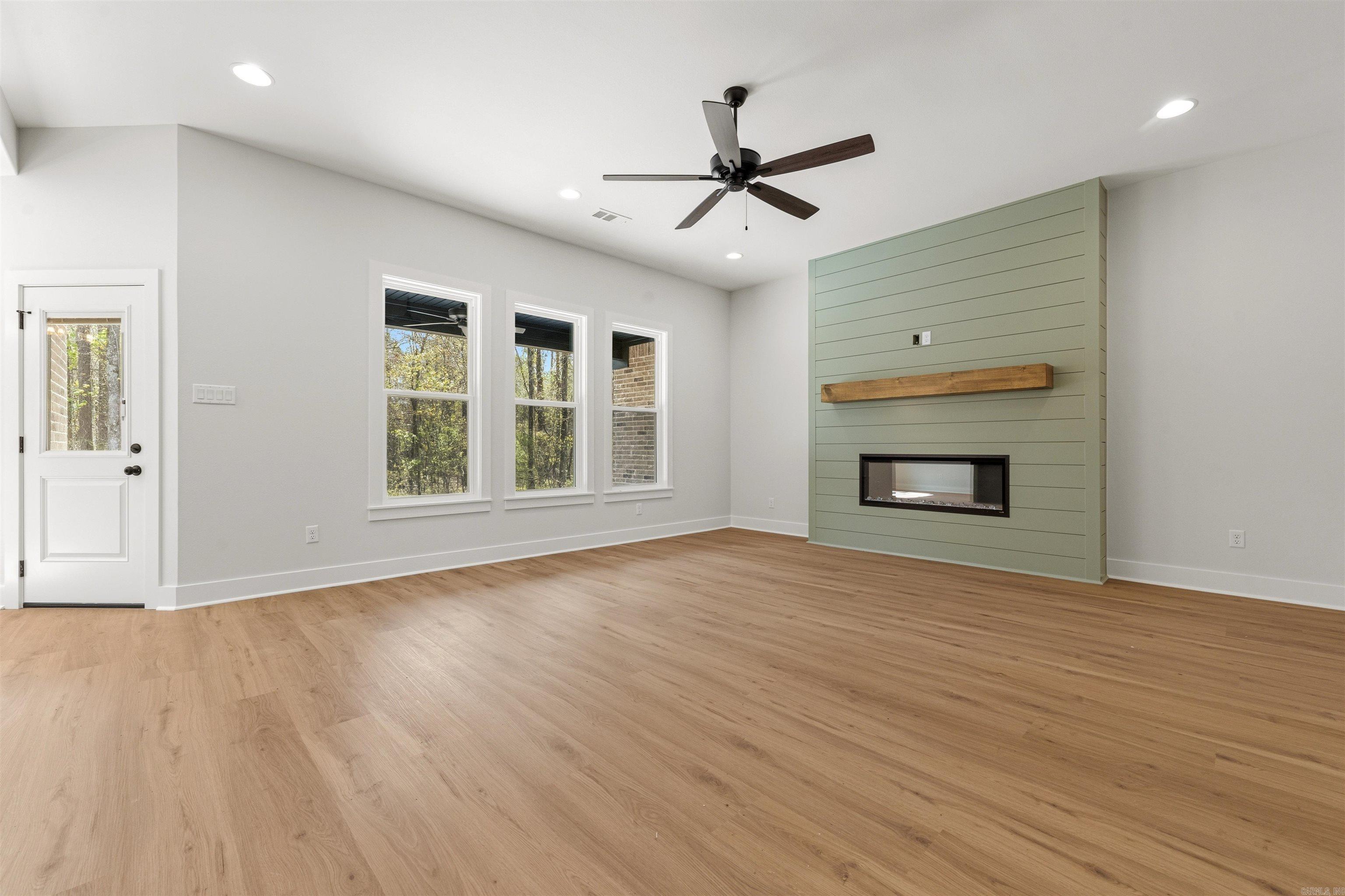 FOXWOOD GARDENS - Residential