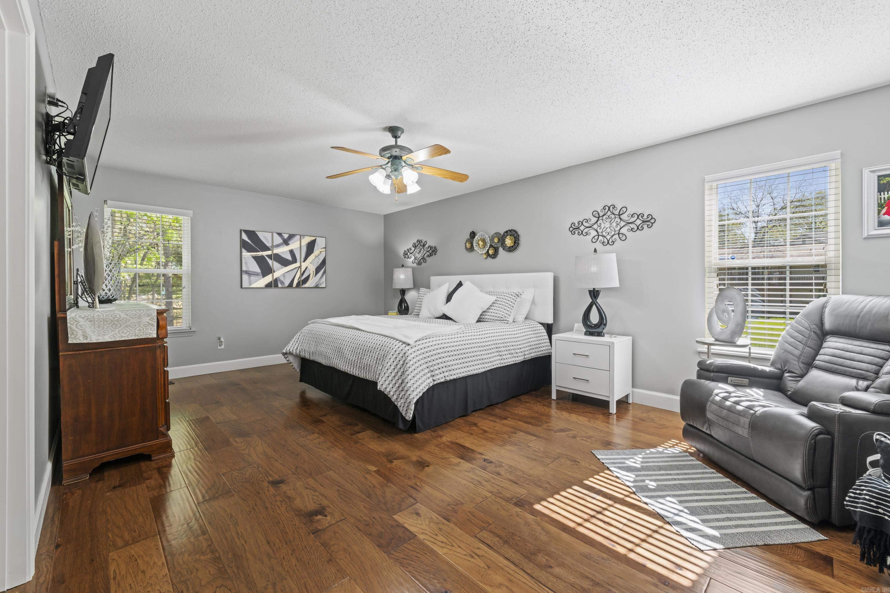 NAPLE HEIGHTS - LAKE - Residential