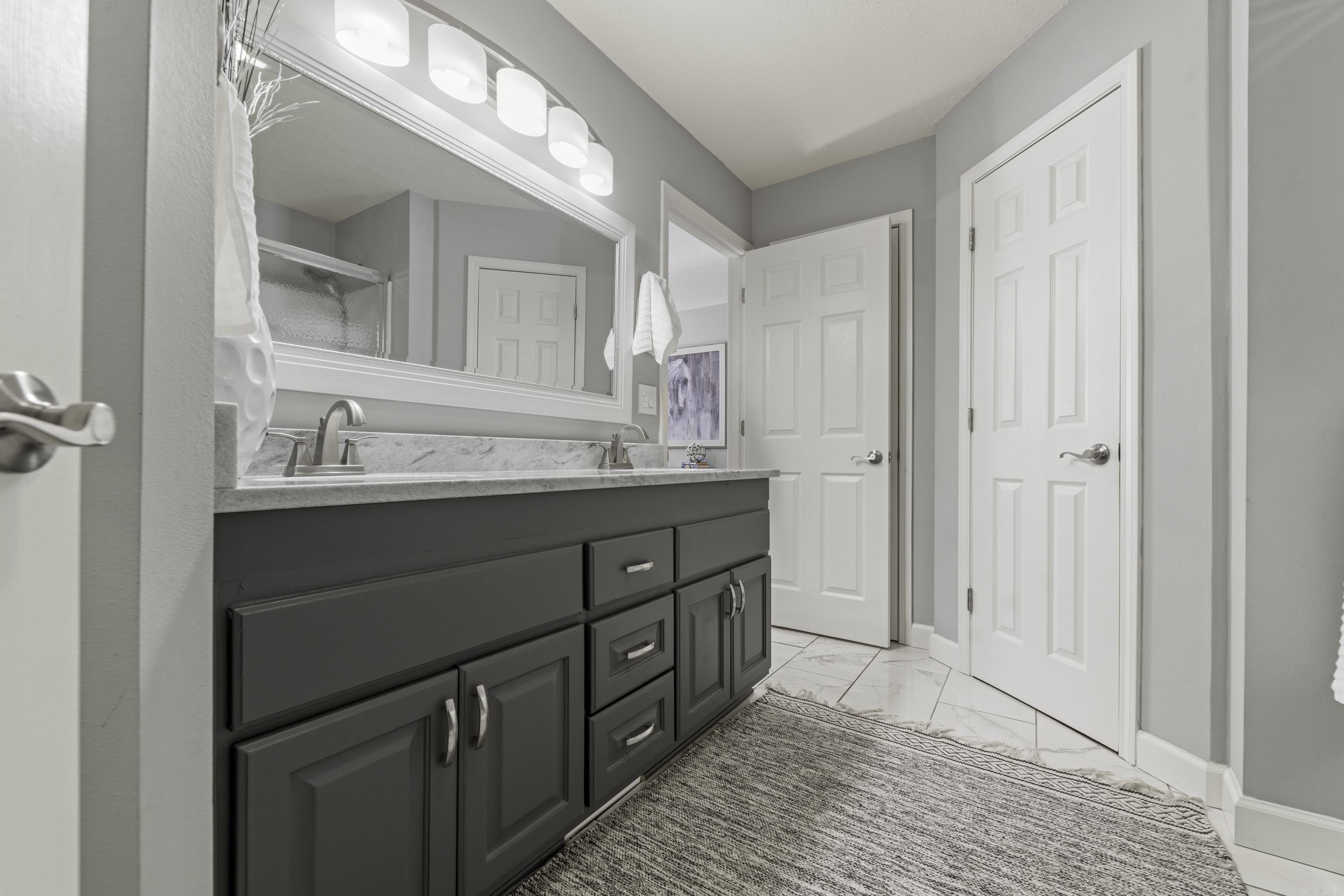 NAPLE HEIGHTS - LAKE - Residential