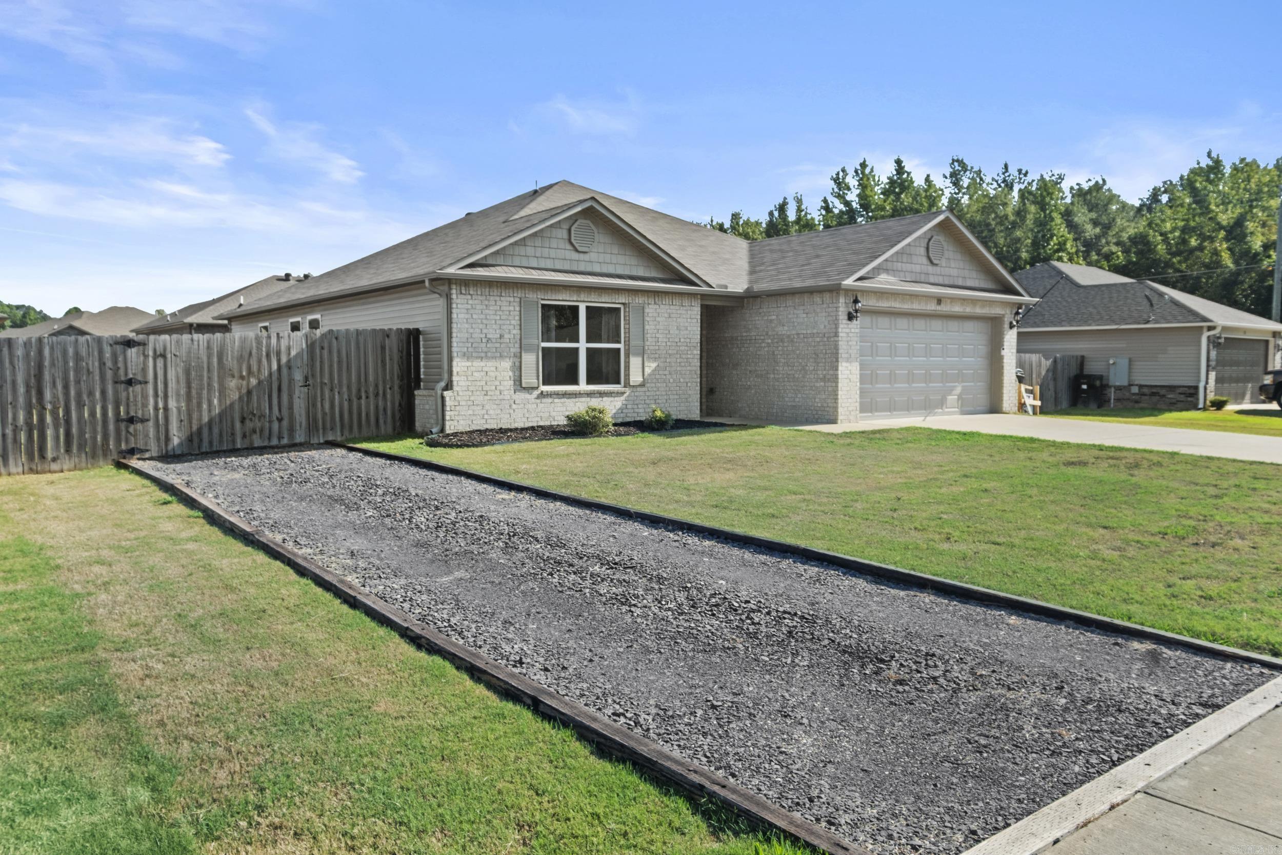 OAKLAND GROVE ESTATES - Residential