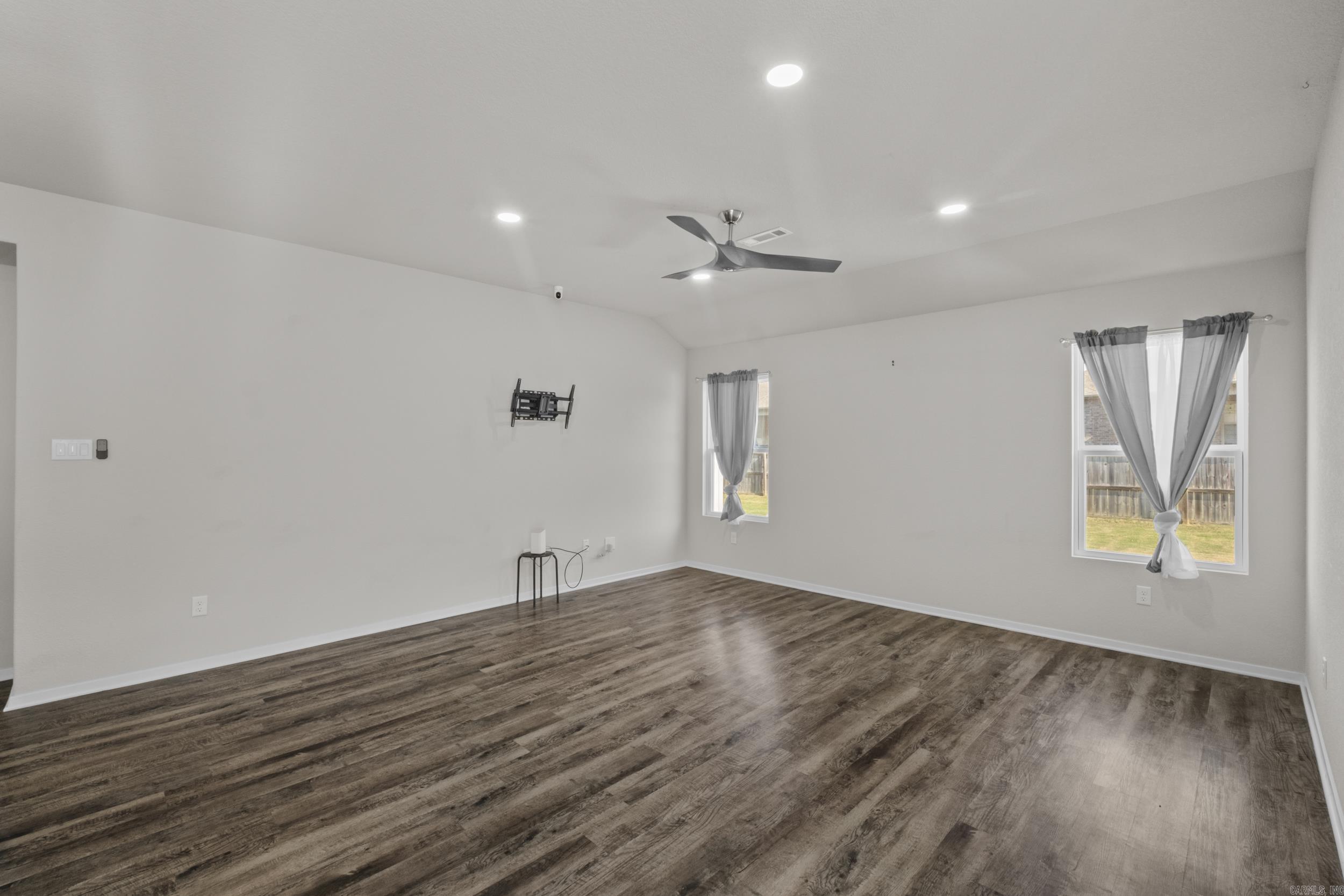 OAKLAND GROVE ESTATES - Residential