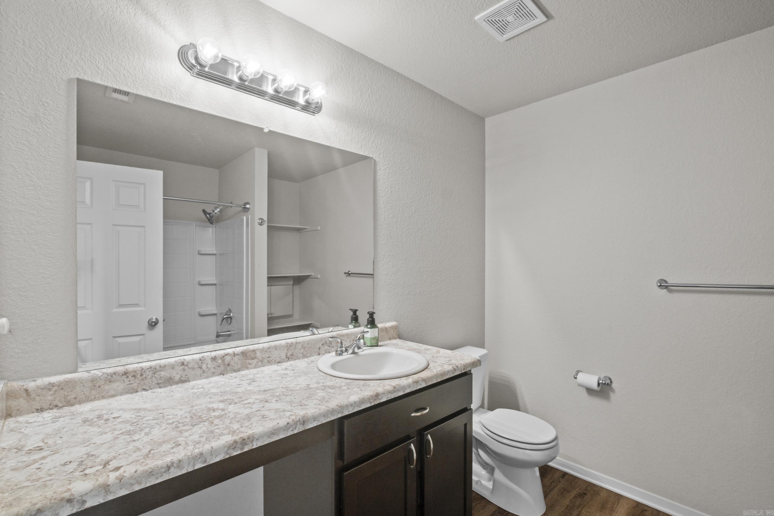 OAKLAND GROVE ESTATES - Residential