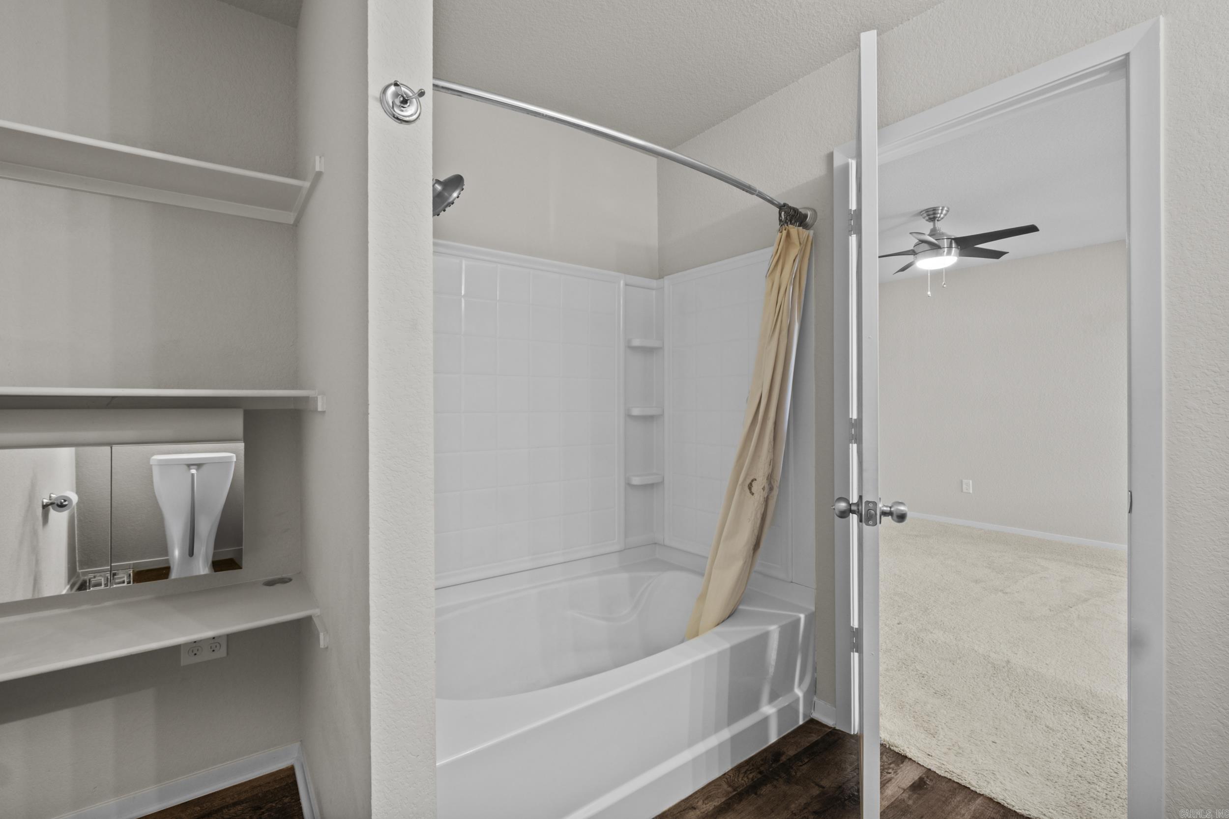 OAKLAND GROVE ESTATES - Residential