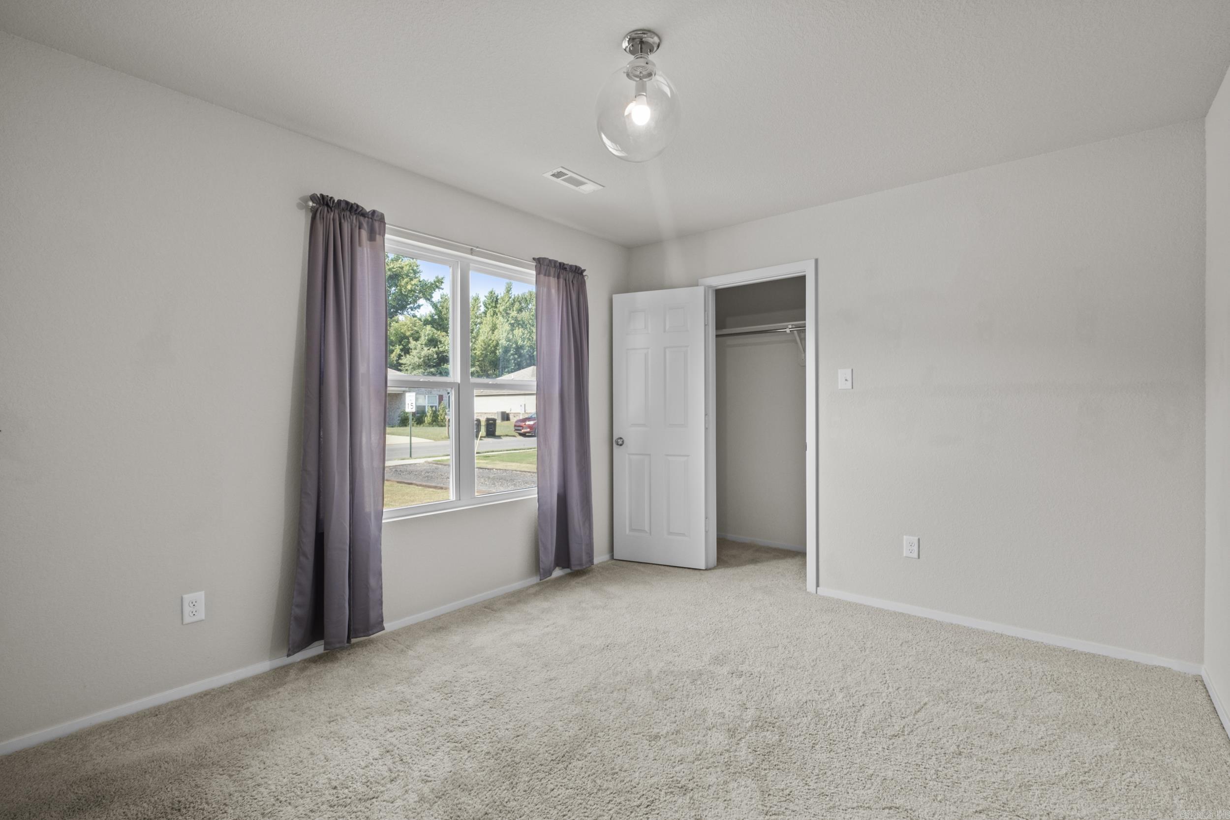 OAKLAND GROVE ESTATES - Residential