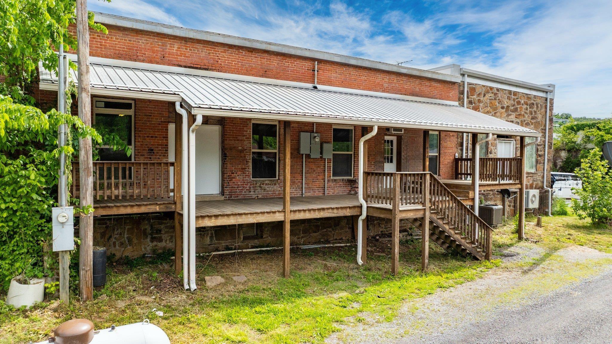 Leslie Original Town - Residential