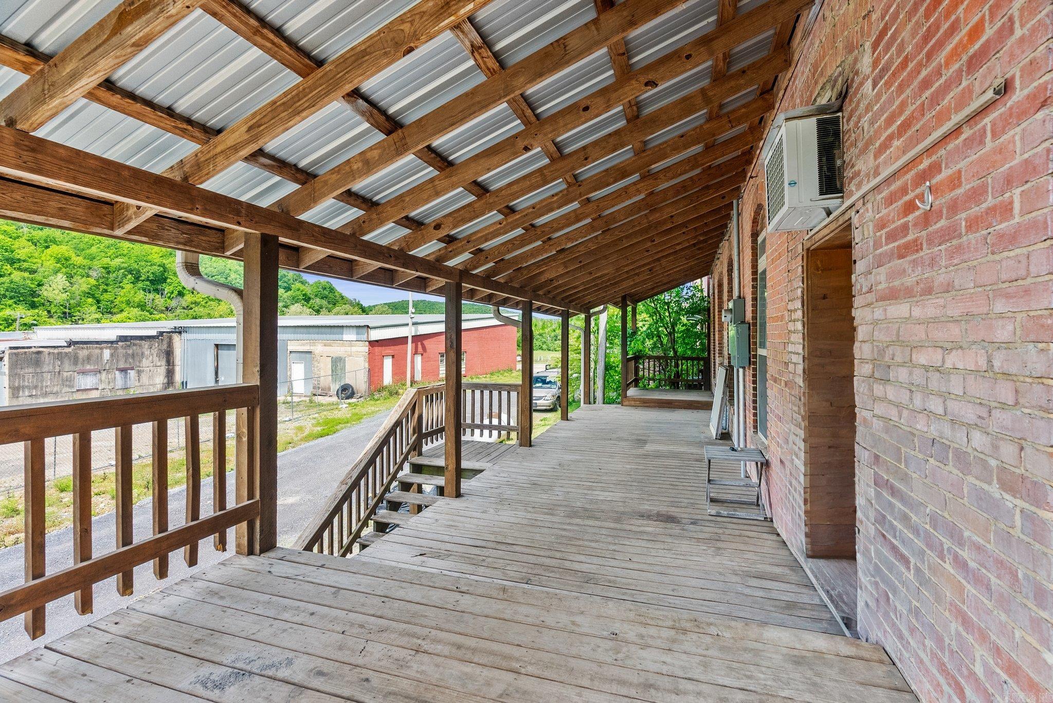 Leslie Original Town - Residential