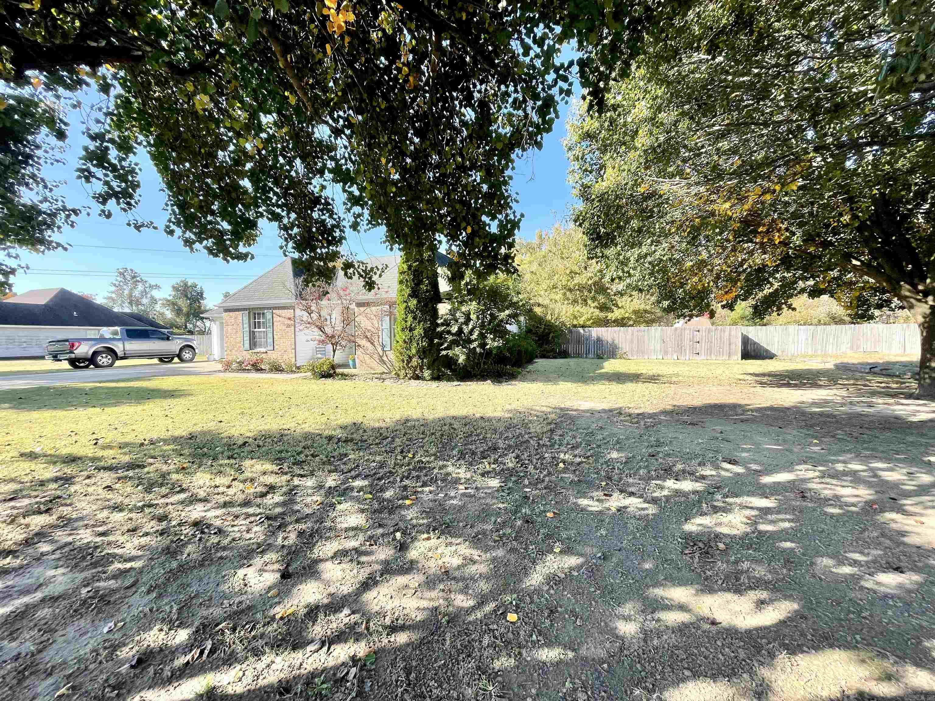 MAIN PLACE - Residential