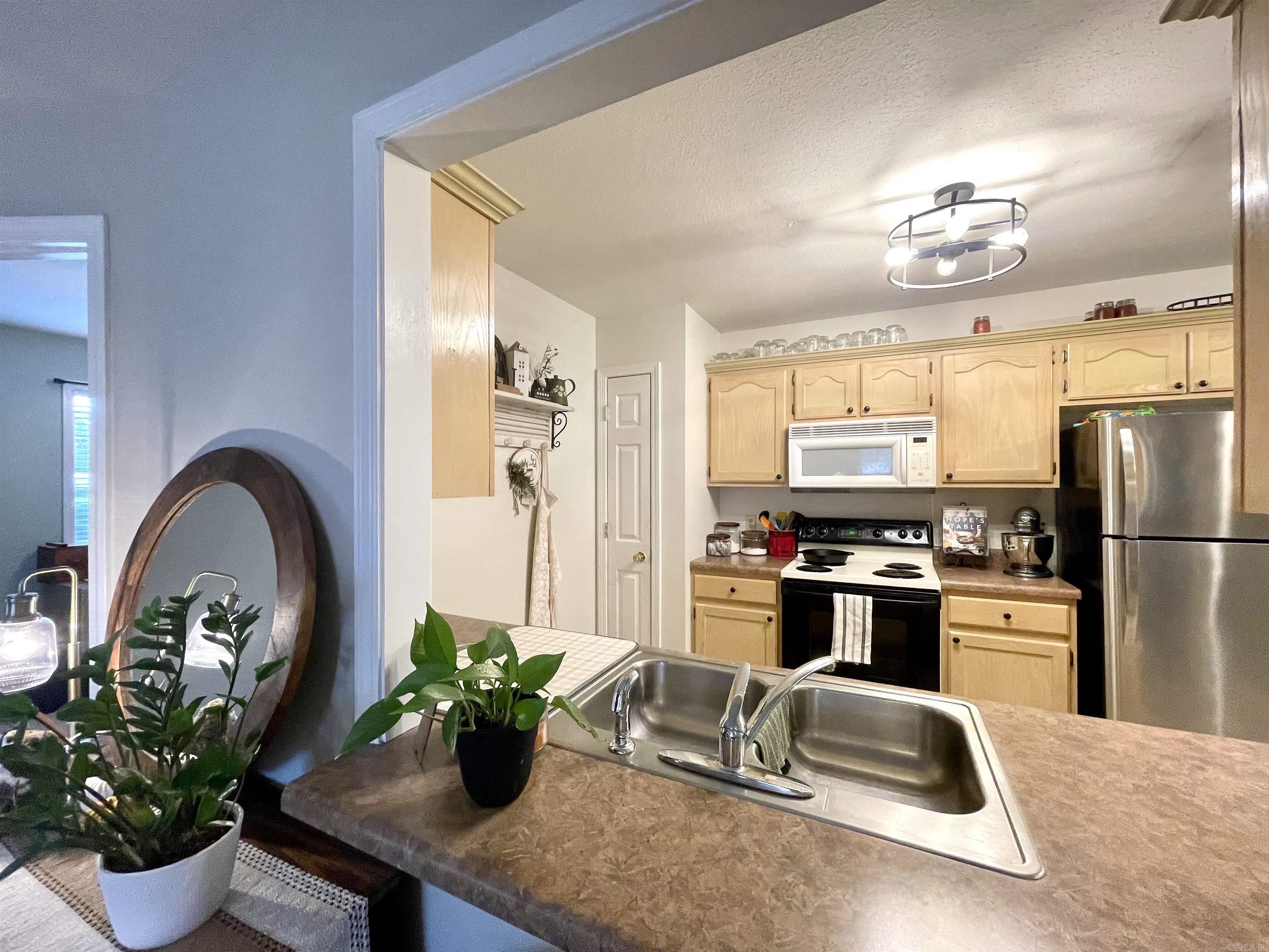 MAIN PLACE - Residential