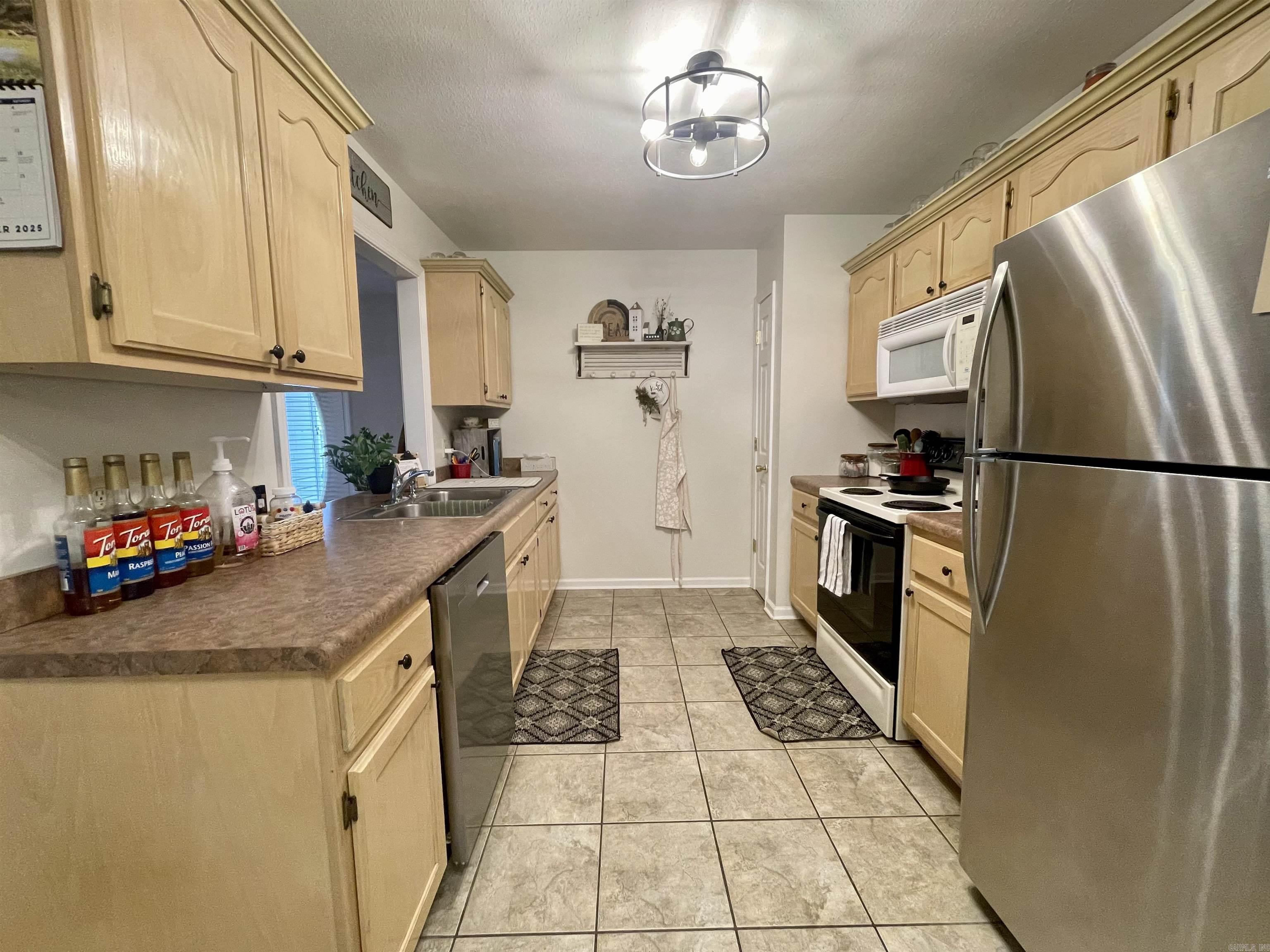 MAIN PLACE - Residential