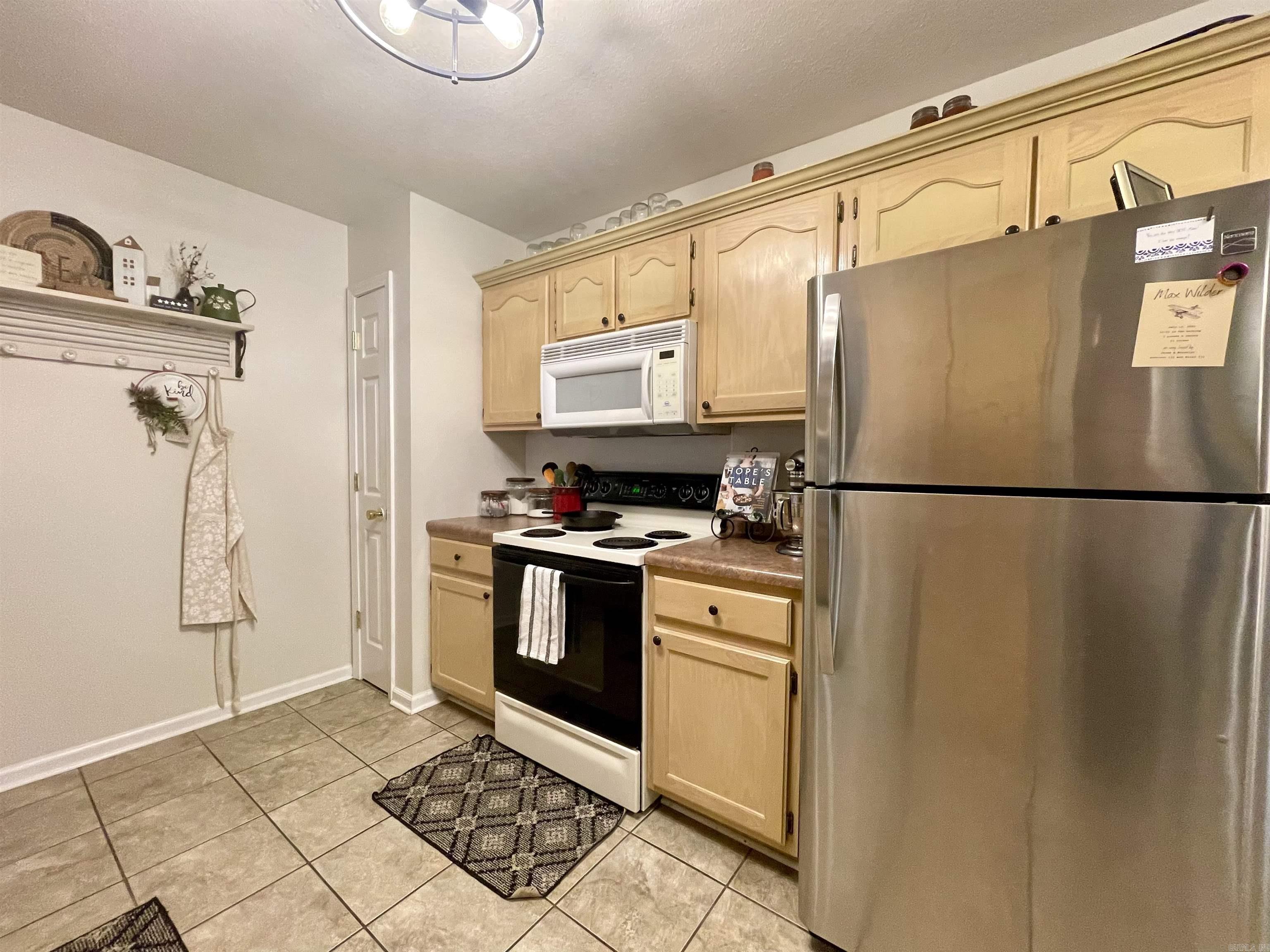 MAIN PLACE - Residential