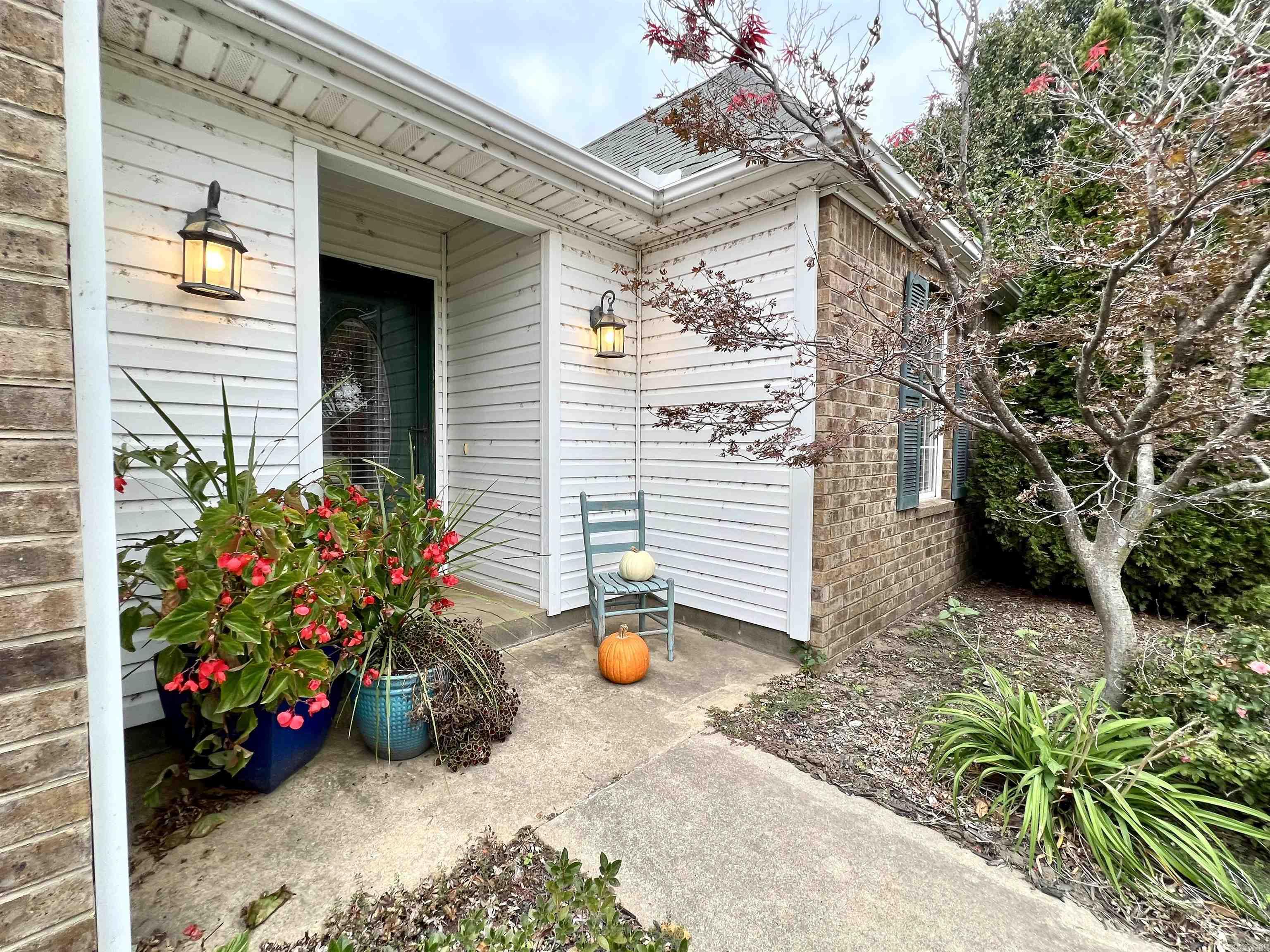 MAIN PLACE - Residential