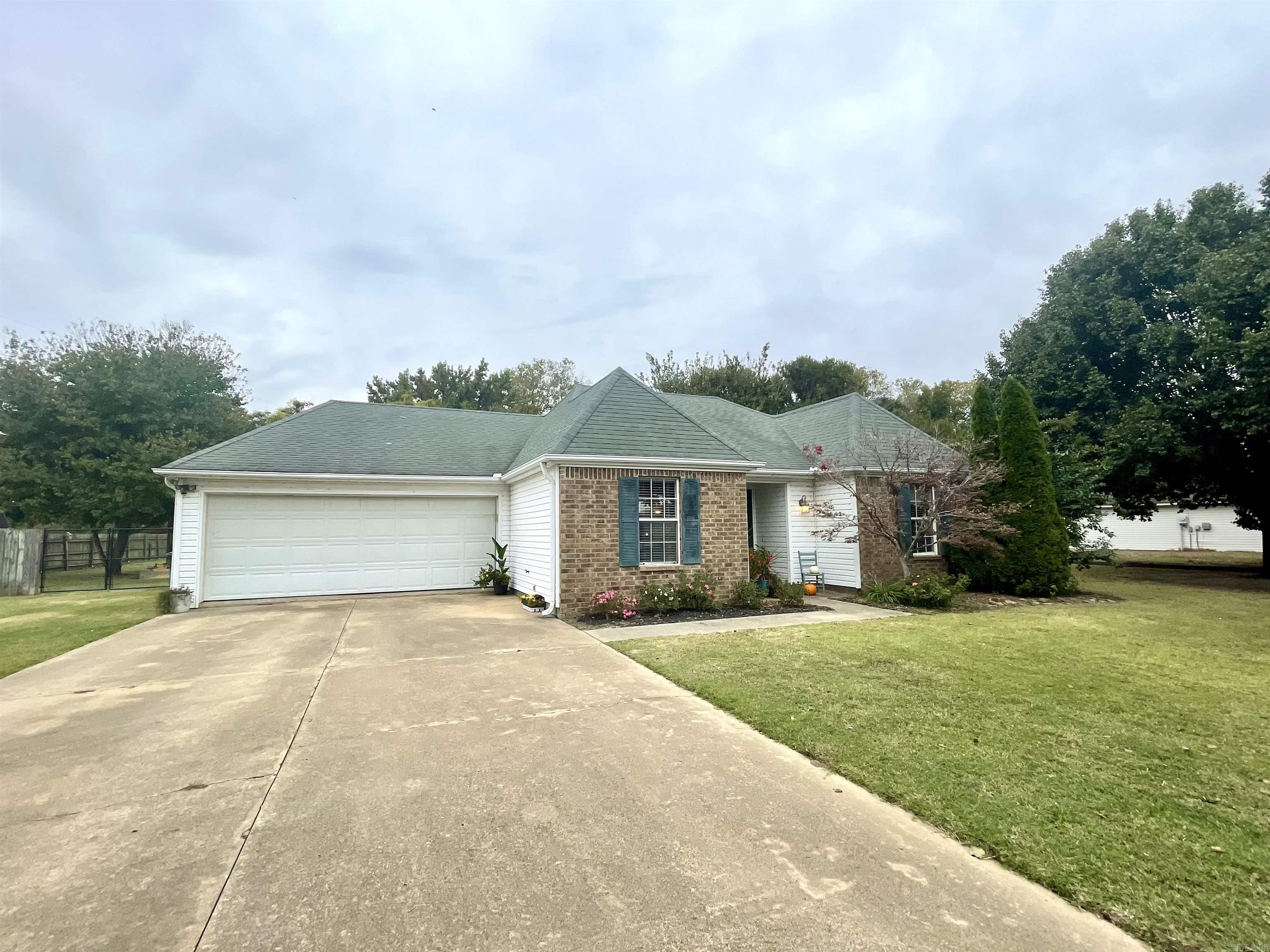 MAIN PLACE - Residential