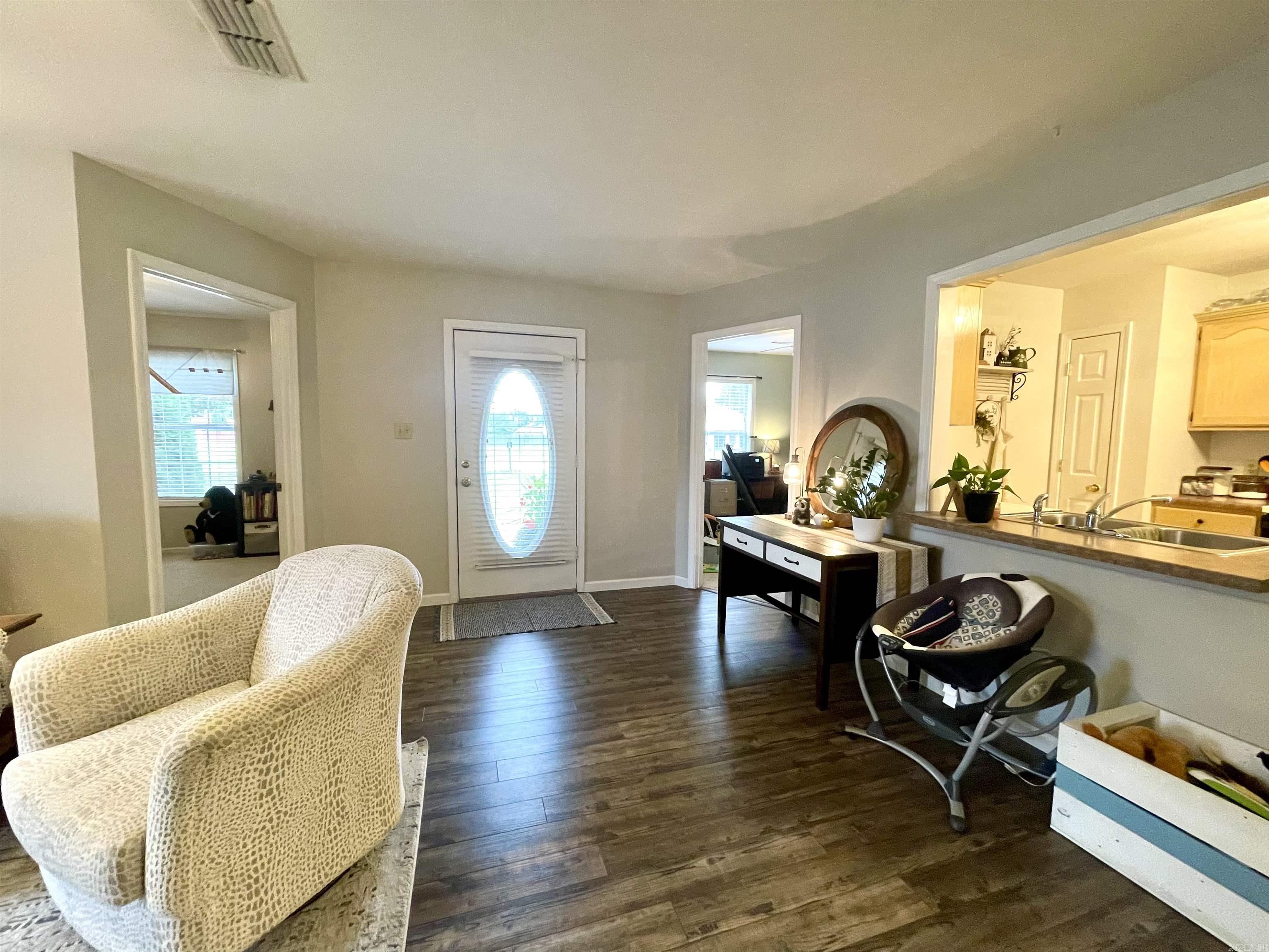 MAIN PLACE - Residential