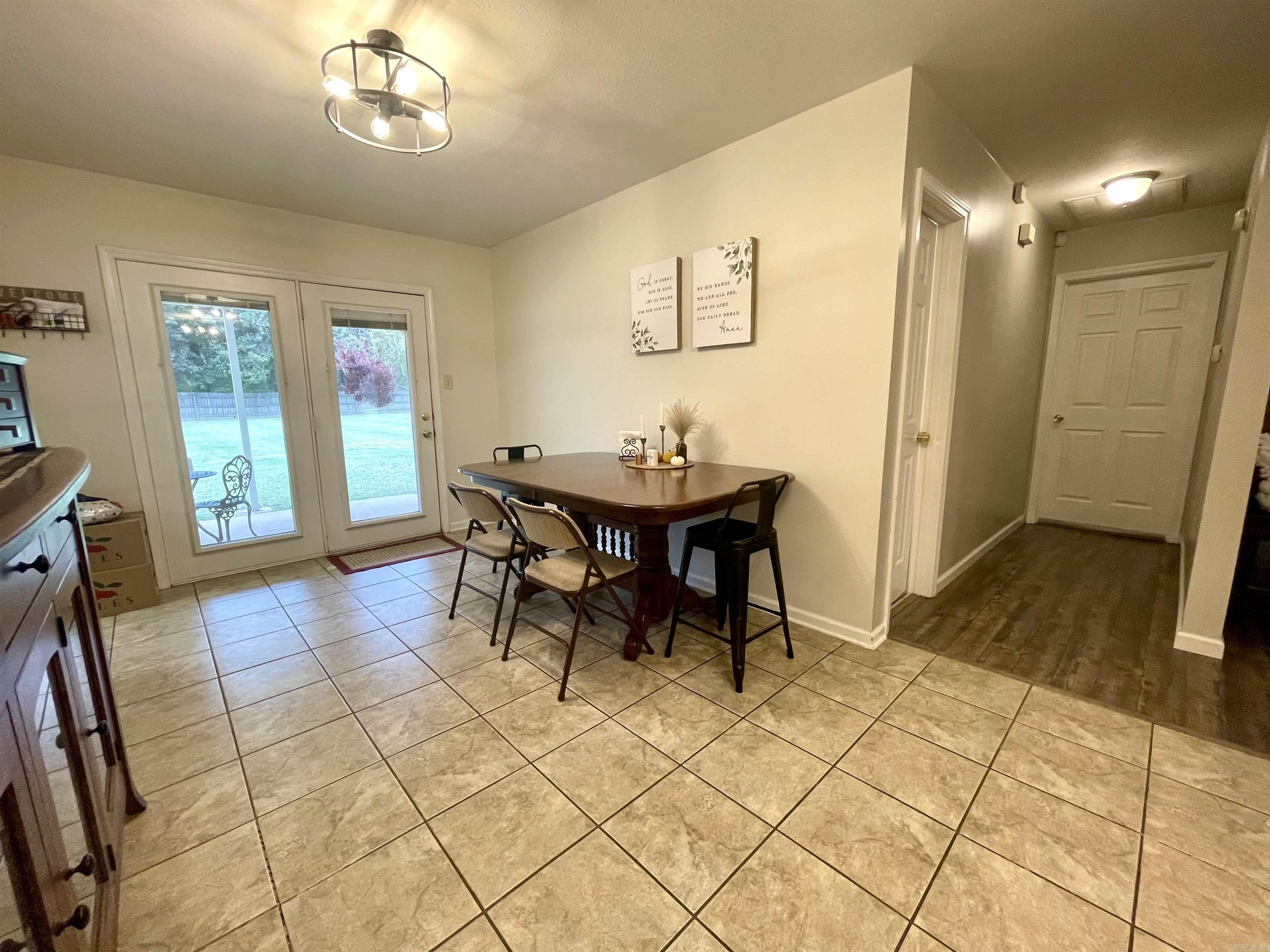 MAIN PLACE - Residential