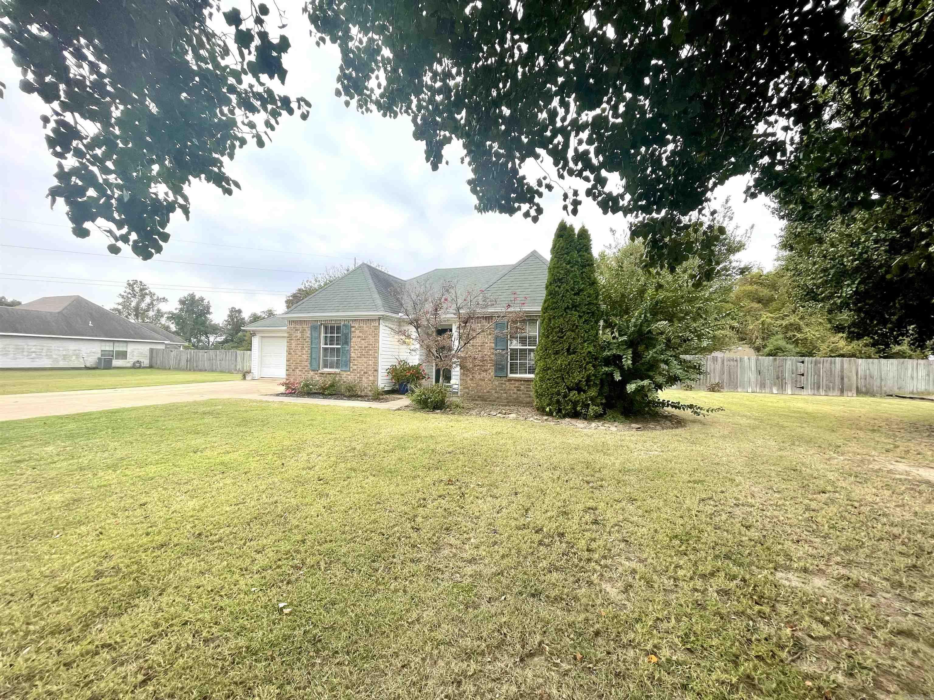 MAIN PLACE - Residential