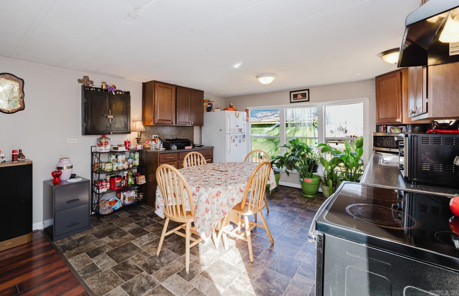 SHERWOOD ESTATES - Residential