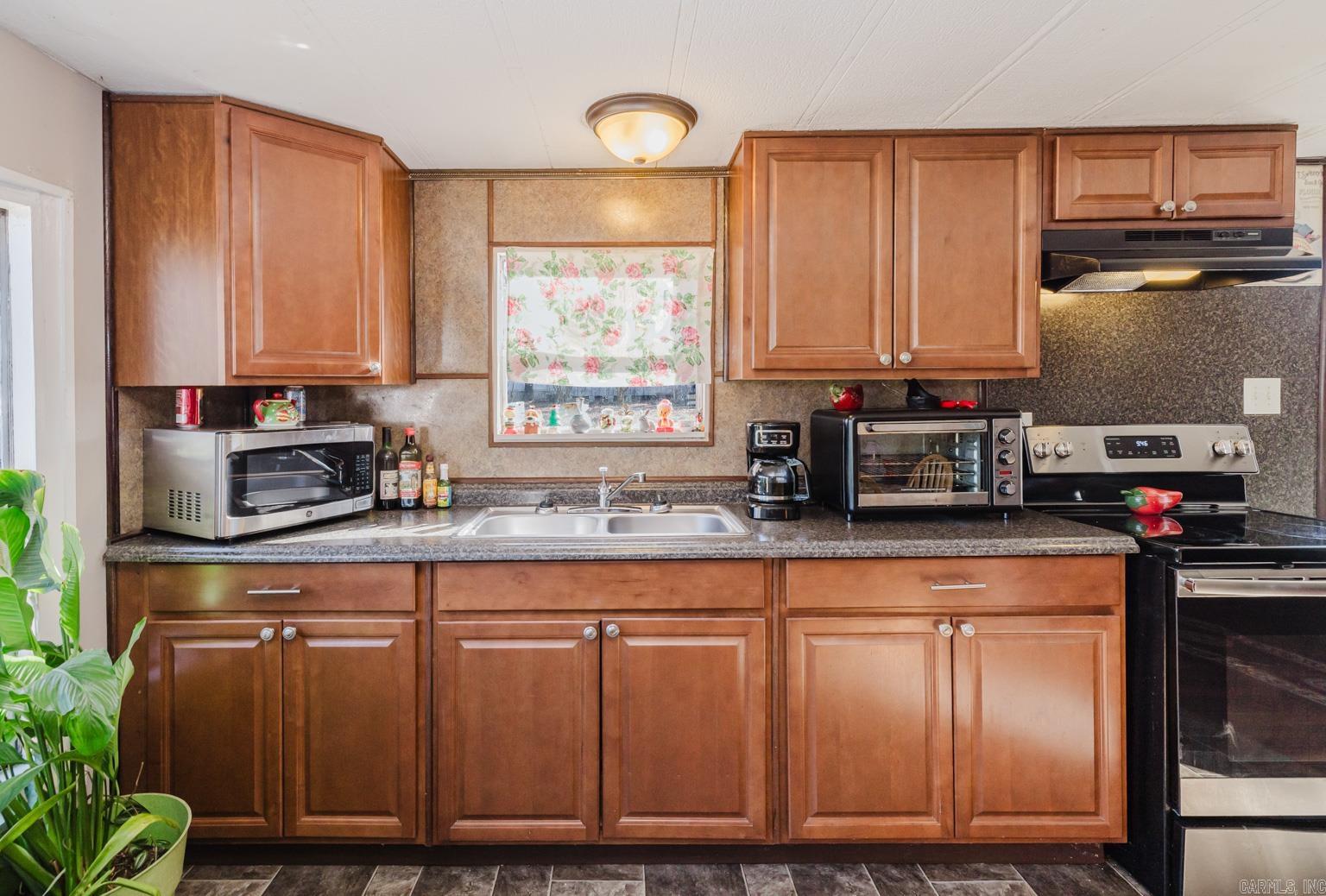 SHERWOOD ESTATES - Residential