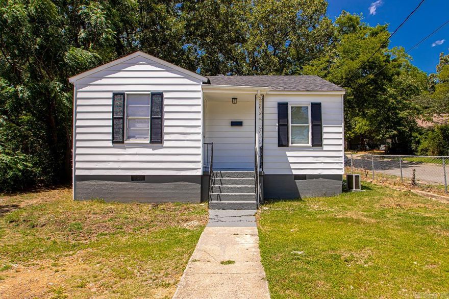 Live worry-free in this cute bungalow! Everything has been updated for you. Brand new roof and HVAC mini split. New bathroom, new kitchen with quartz, and new luxury vinyl flooring. Both the interior and exterior have been freshly painted. Sitting on a corner lot, this home is ready for its new owner!