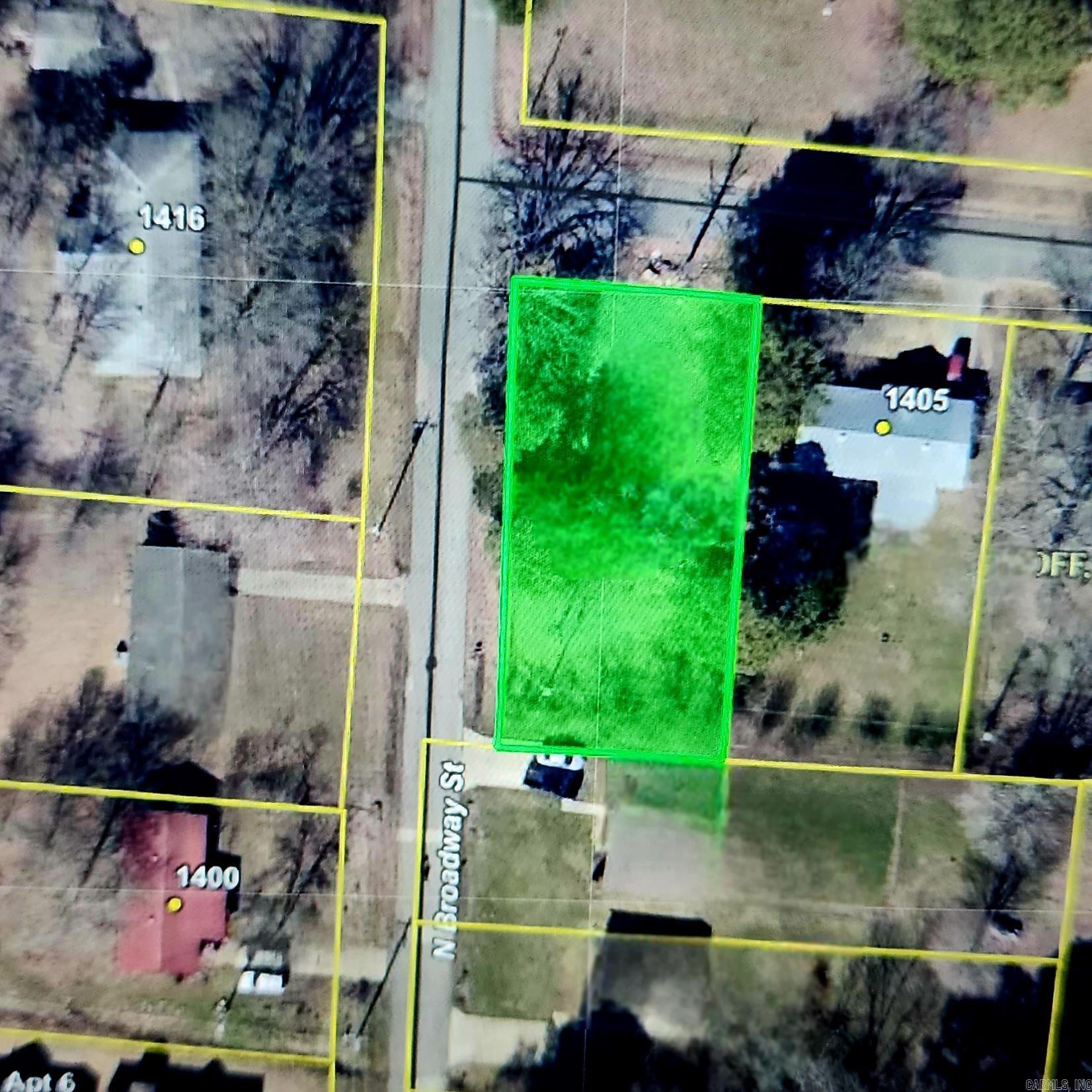 Nice corner lot close to everything Heber Springs.