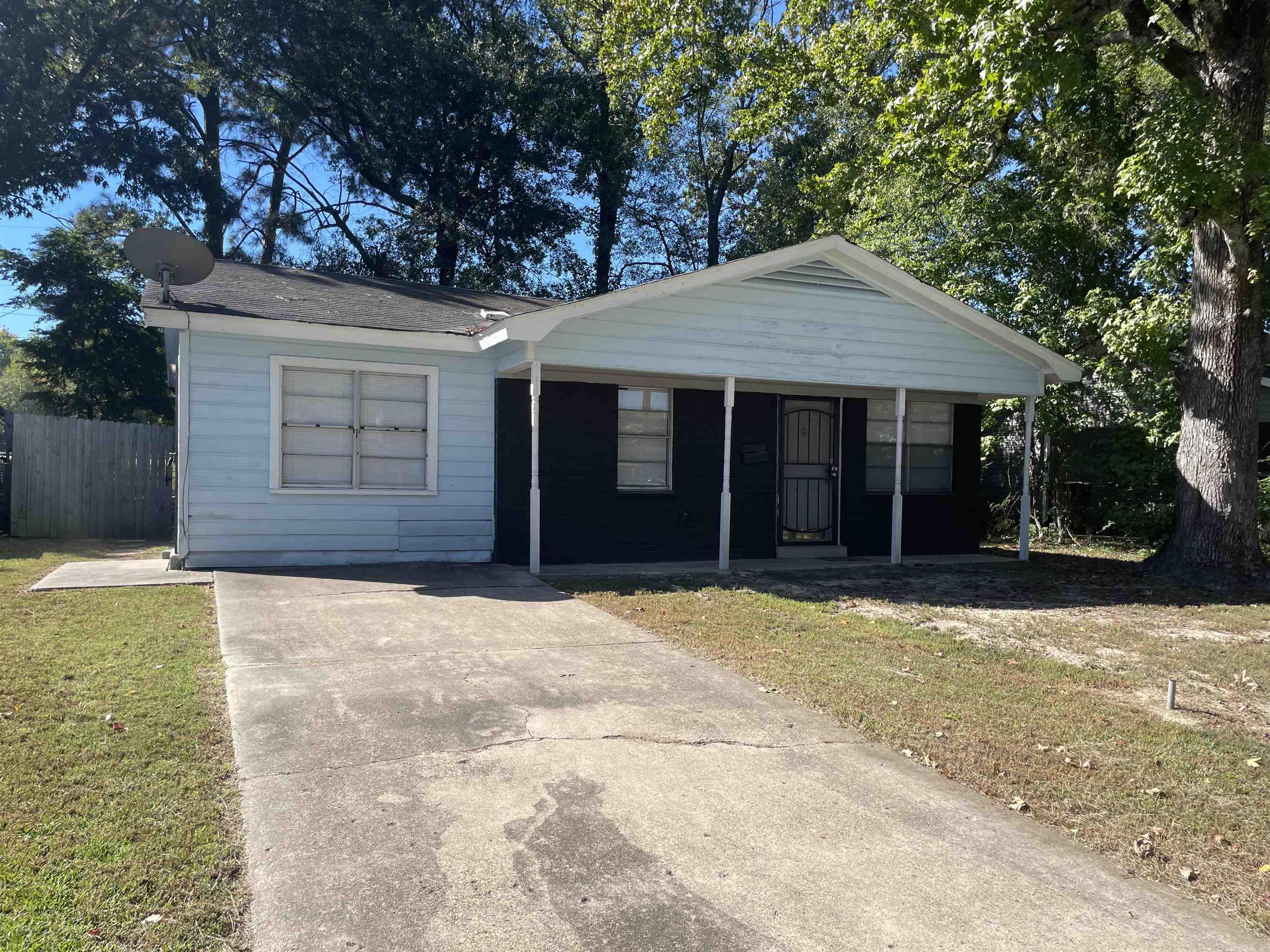 Very nice home, completely remodeled. New paint, floor covering, appliances, HVAC, fixtures, etc... Move in ready. Priced to sell, a must see!! This home was used as an air bnb and is fully furnished. Furnishings canl convey at additional cost. This home would be great for first time home buyer or for a short term rental.