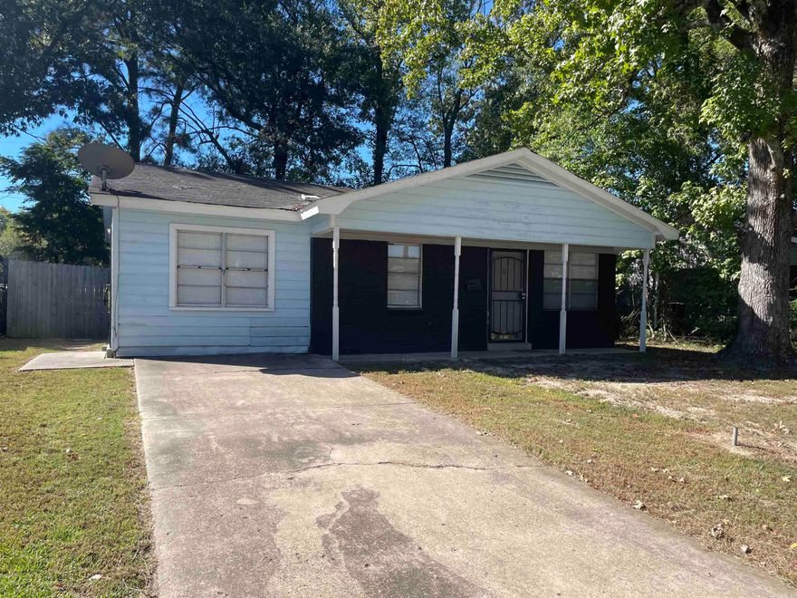 Very nice home, completely remodeled. New paint, floor covering, appliances, HVAC, fixtures, etc... Move in ready. Priced to sell, a must see!! This home was used as an air bnb and is fully furnished. Furnishings canl convey at additional cost. This home would be great for first time home buyer or for a short term rental.