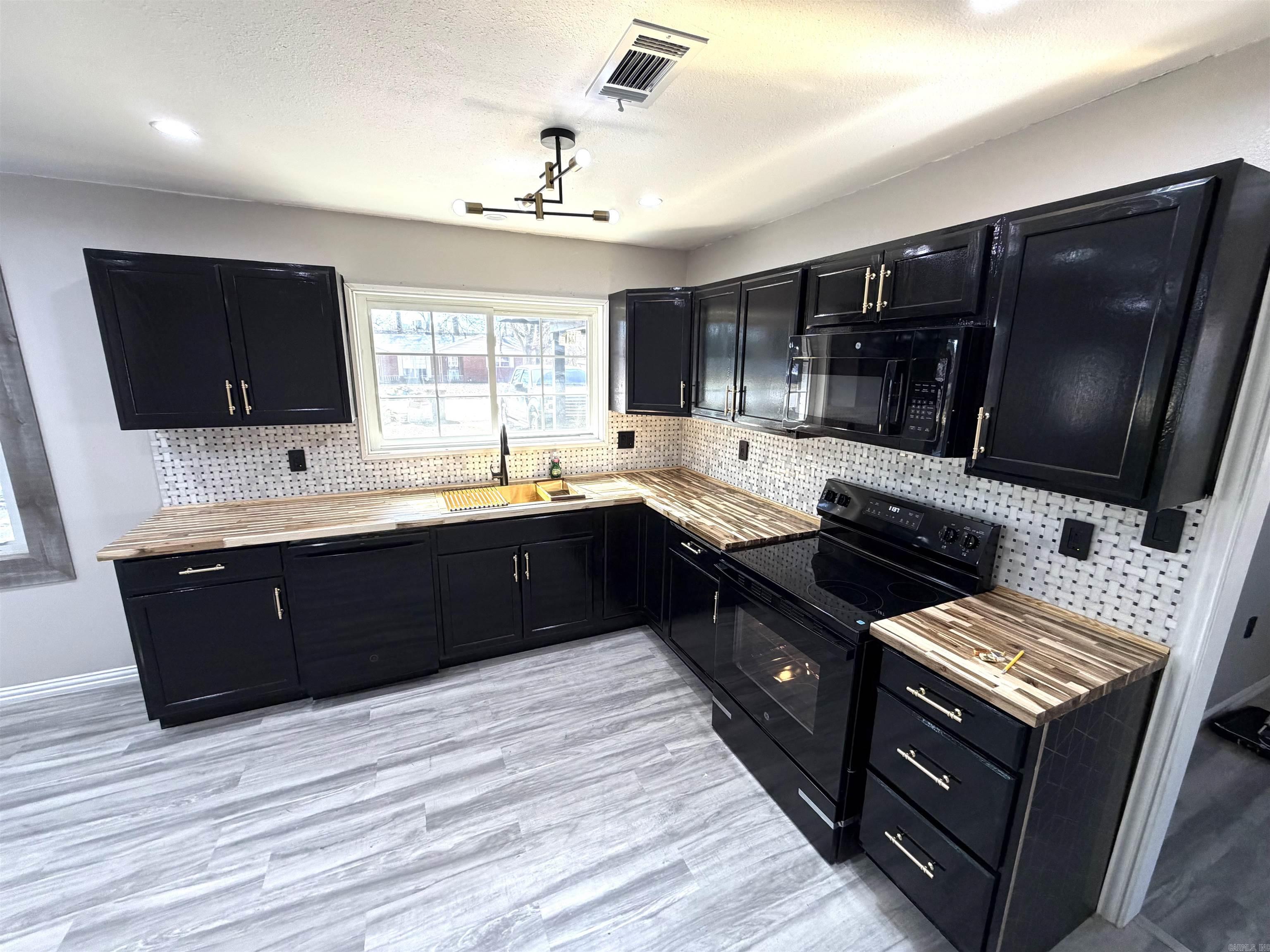 BROADMOOR - Residential