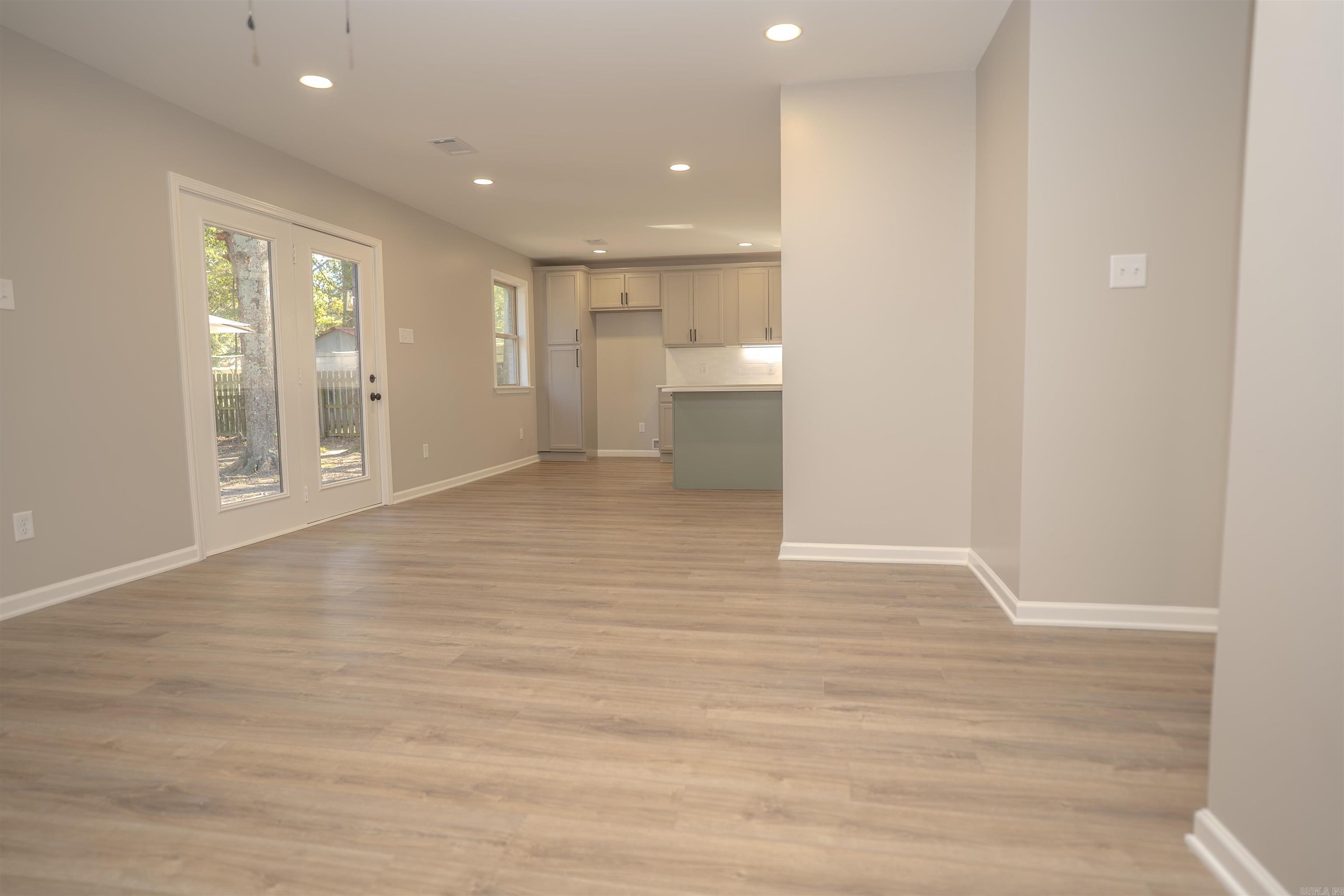 GREEN MEADOWS - Residential